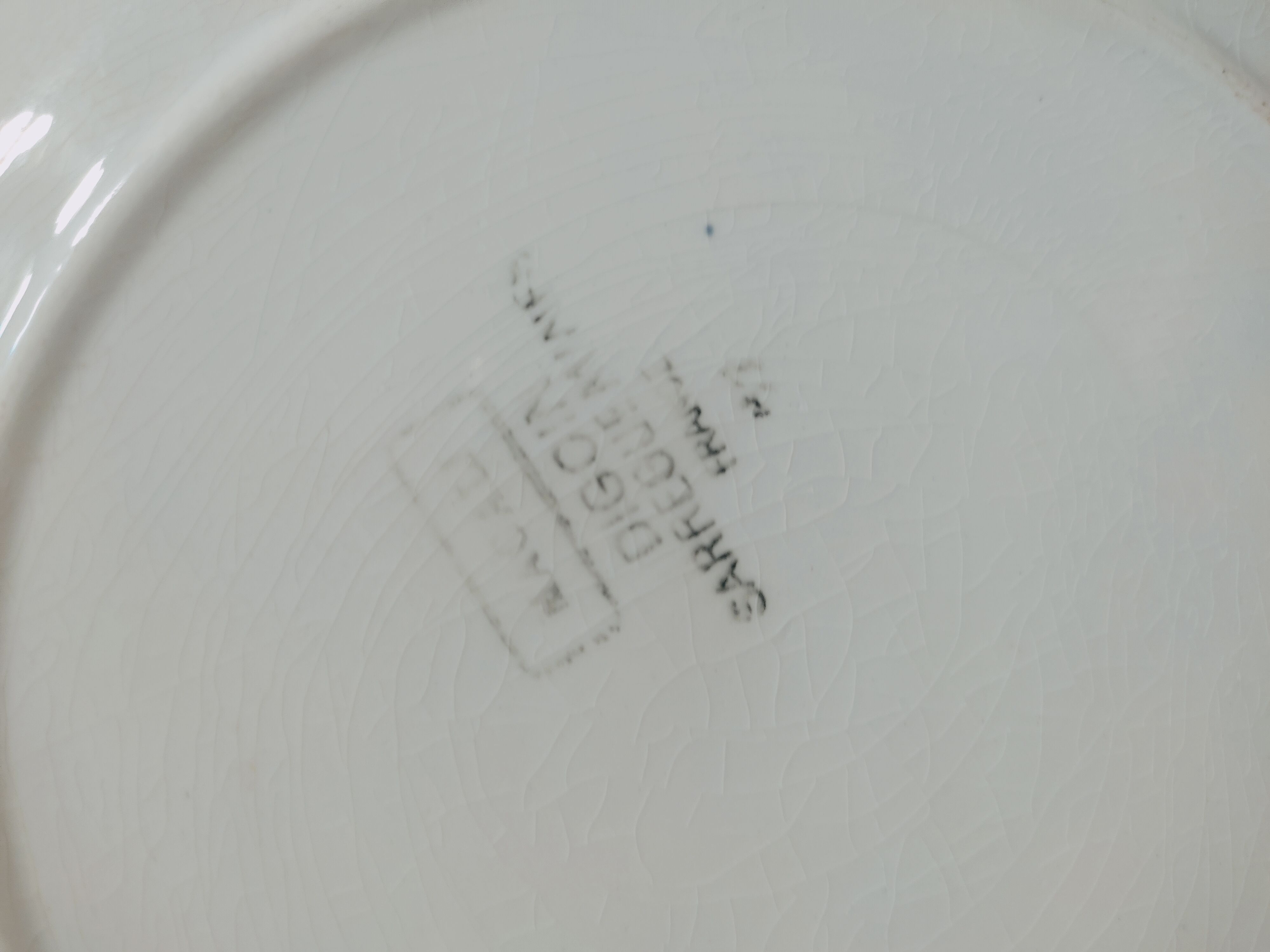 6 retro plates mismatched in earthenware