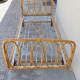 Lit corbeille en rotin vintage 1950