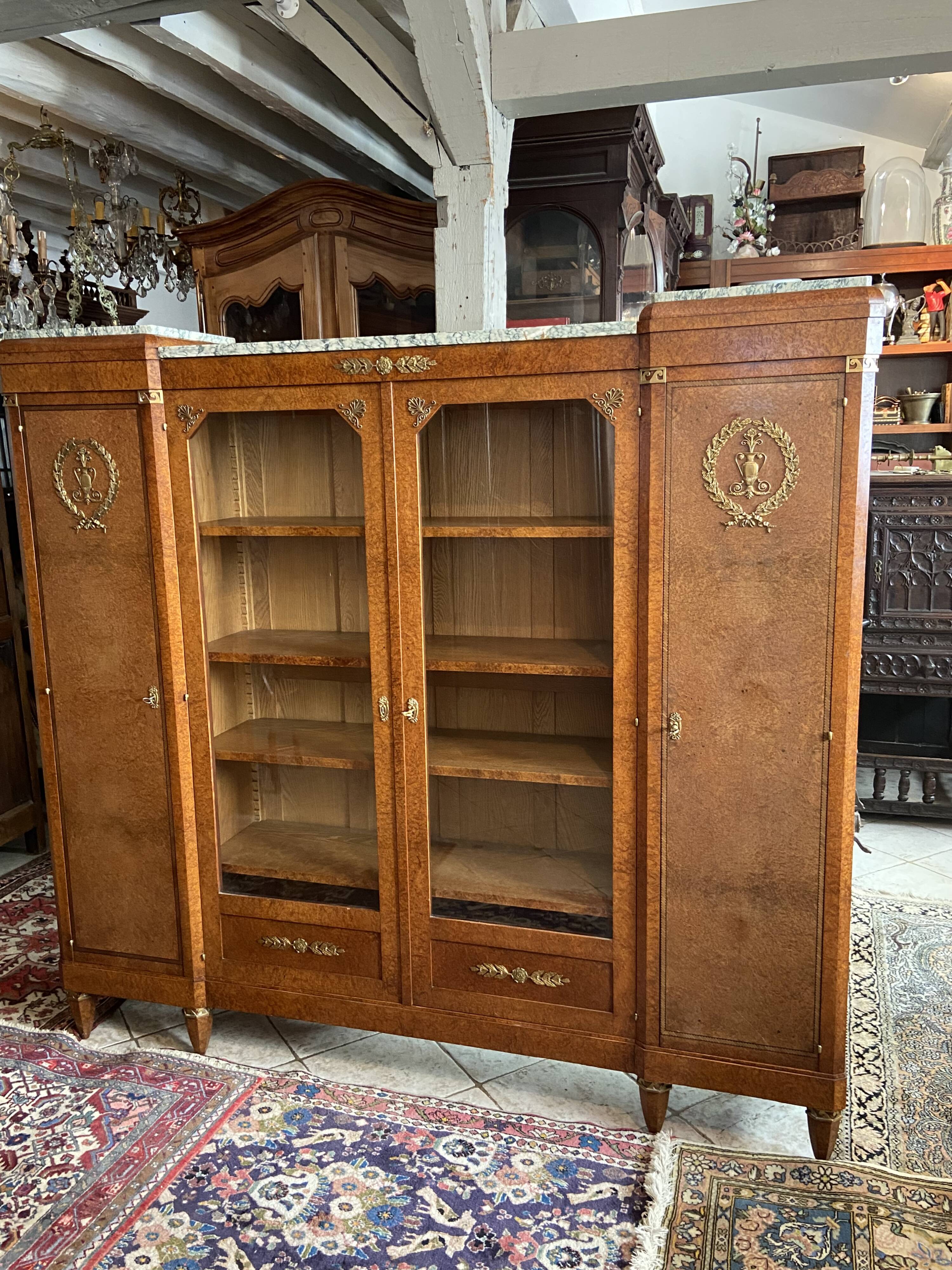 Showcase library in Neoclassical style, 1930, walnut burl and bronze.