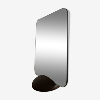 Rectangular Scandinavian mirror to place on a wooden base