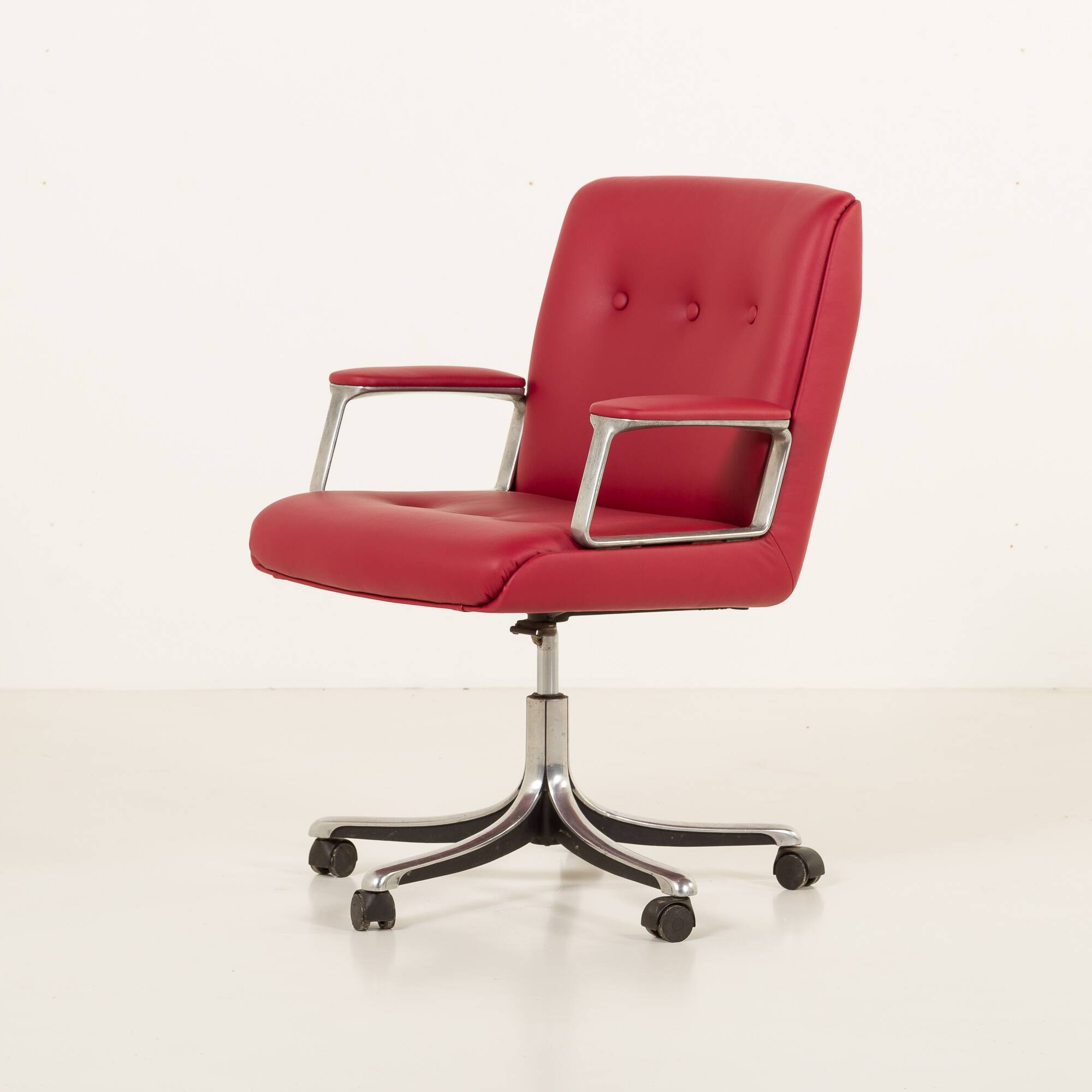 Office chair by Osvaldo Borsani for Tecno, 1970s