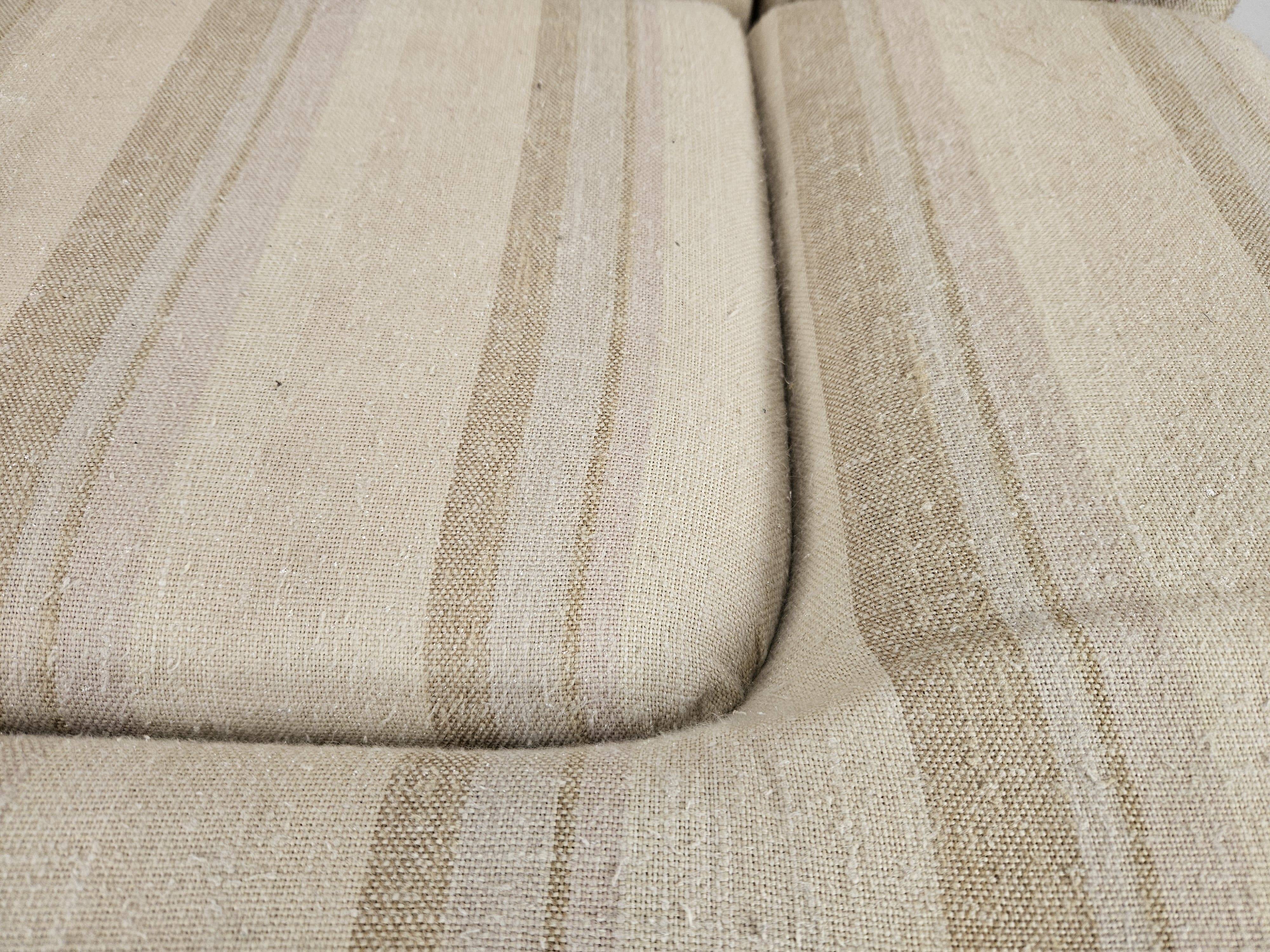 Fauteuils italiens du milieu du siècle en bois et tissu