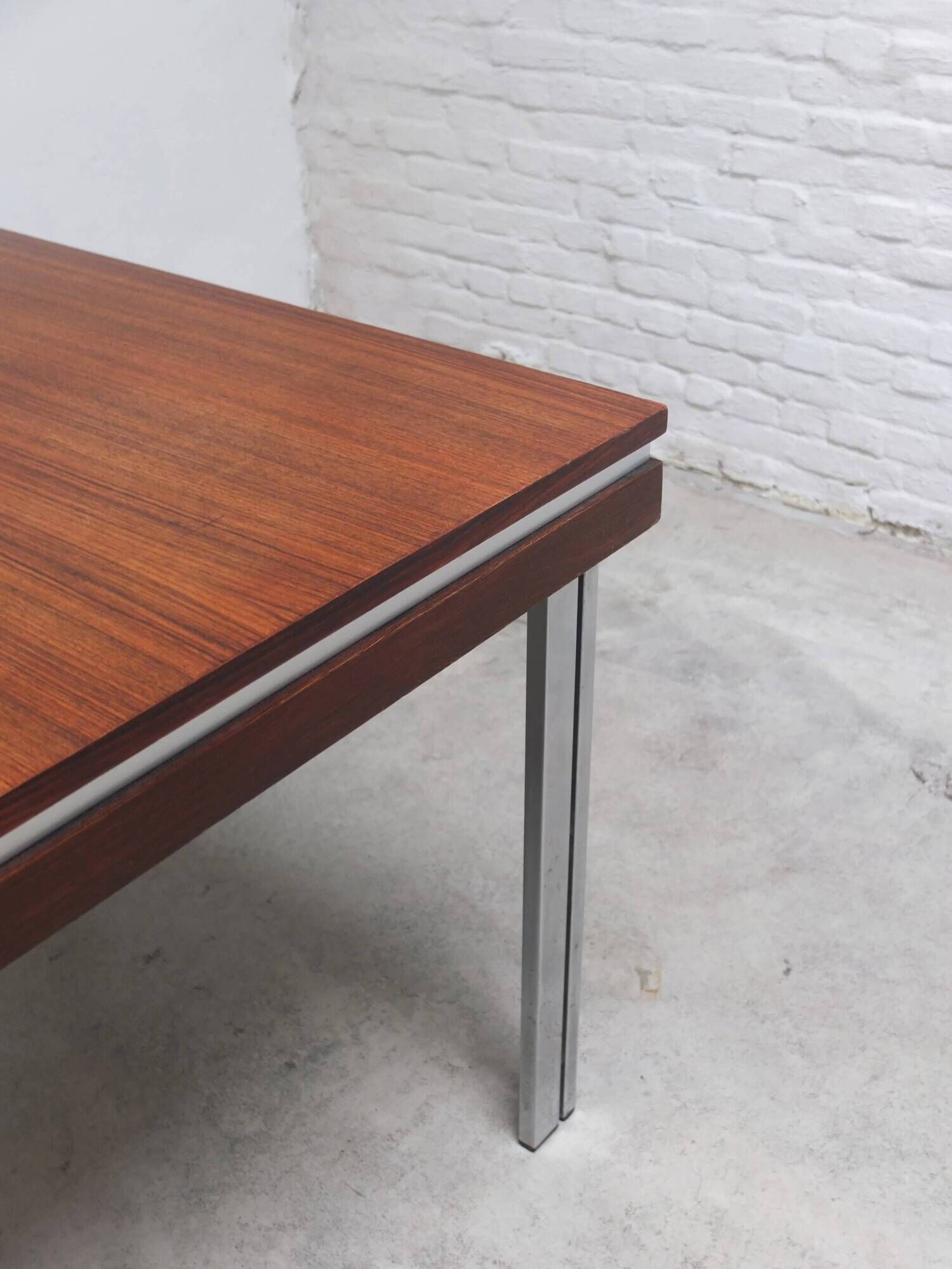 Table à manger extensible par Roger De Winter pour E.M.Y., années 1960.