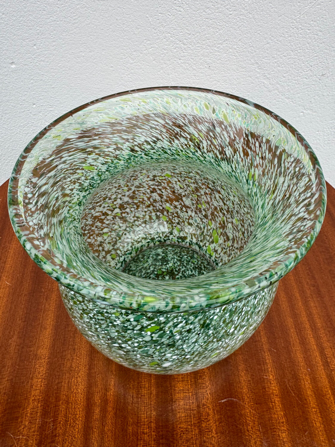 Round Murano glass vase antique