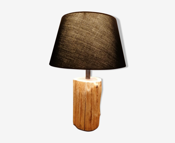 Lampe en bois d’IF