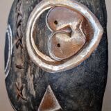 Bouclier d'apparat Fang africain en bois