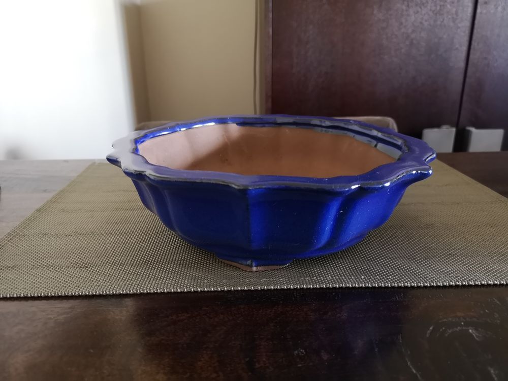 Blue enamelled terracotta tripod pot, saucer cover, middle xxth