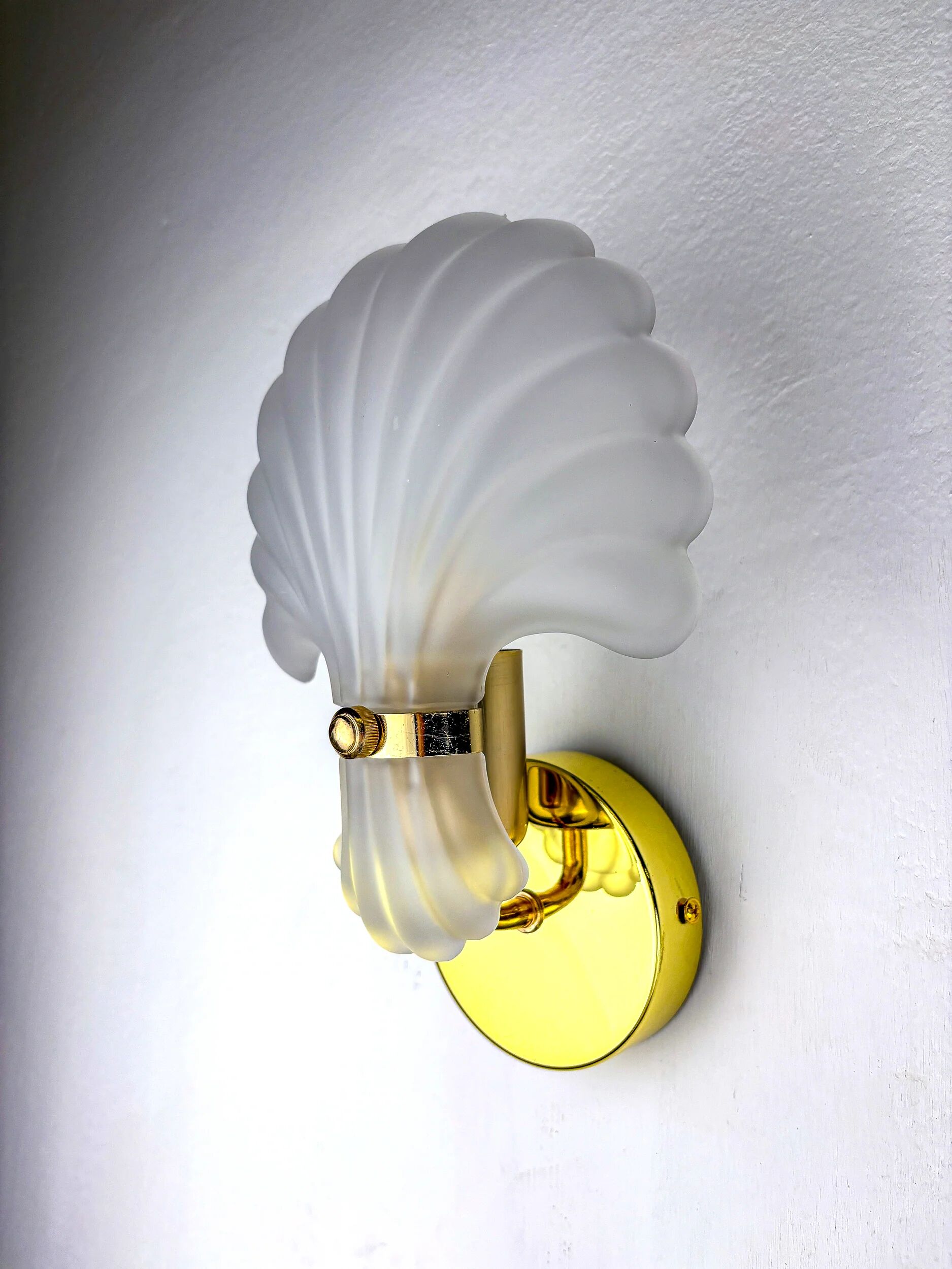 Art Deco shell wall sconce, white frosted glass, France 1970s