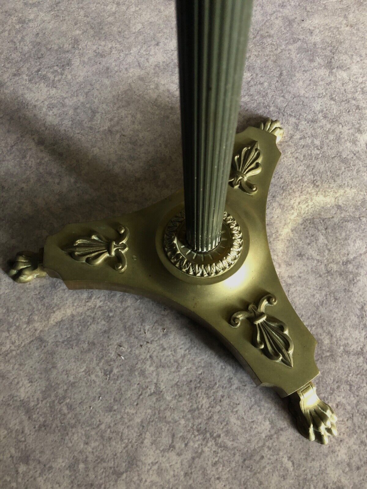 Bronze floor lamp 3 lights 1960 empire style feet claws