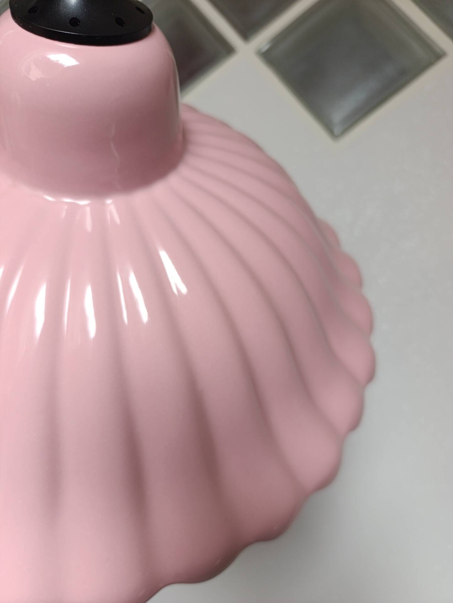 Vintage rose enamelled metal pendant – 38.5 cm