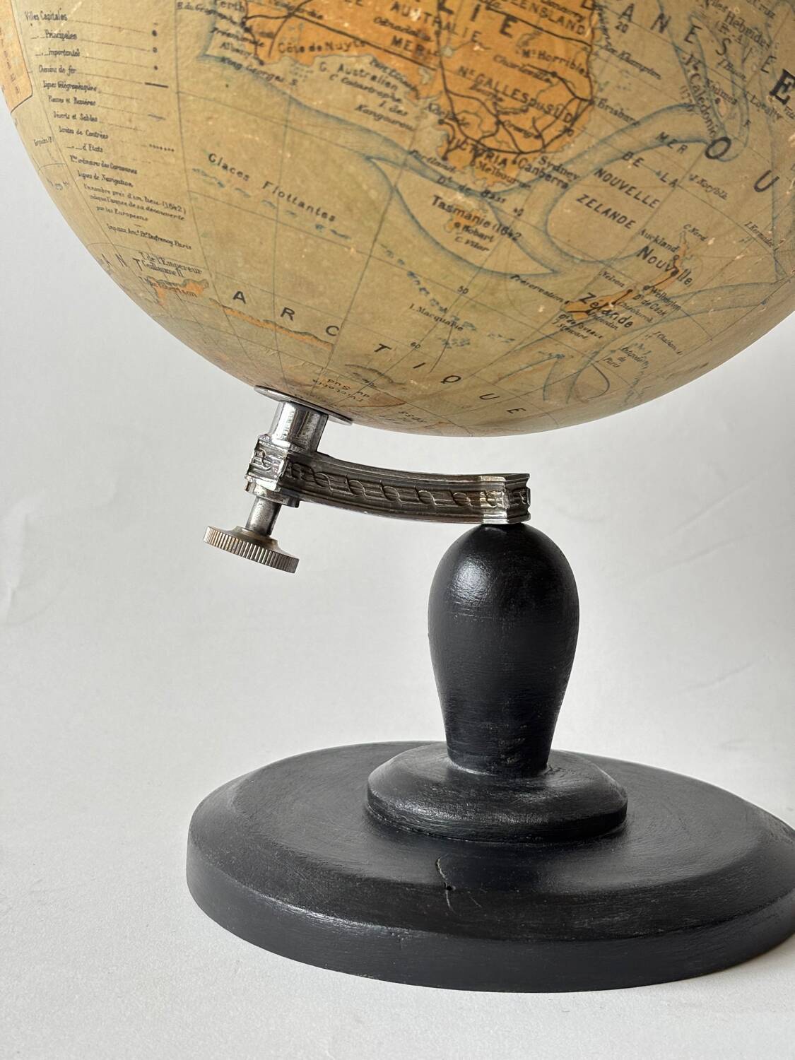 Terrestrial globe World map J. Forest, Girard and Barrere Paris 19th