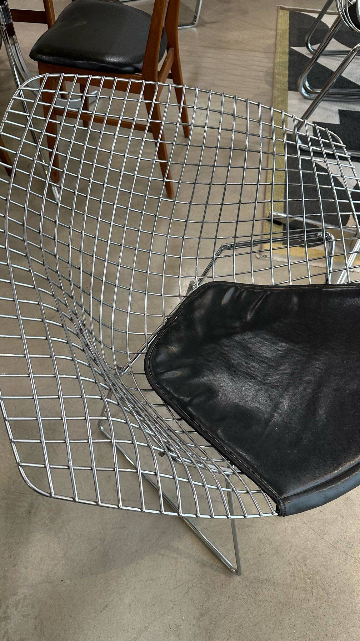 2 Diamond Bertoia armchairs