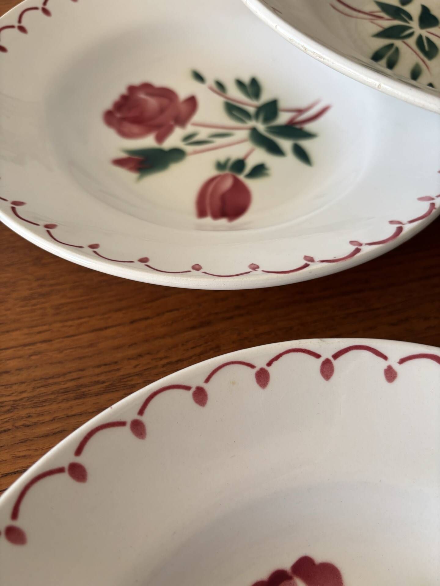 Set of 6 antique deep plates in earthenware • Red rose decoration