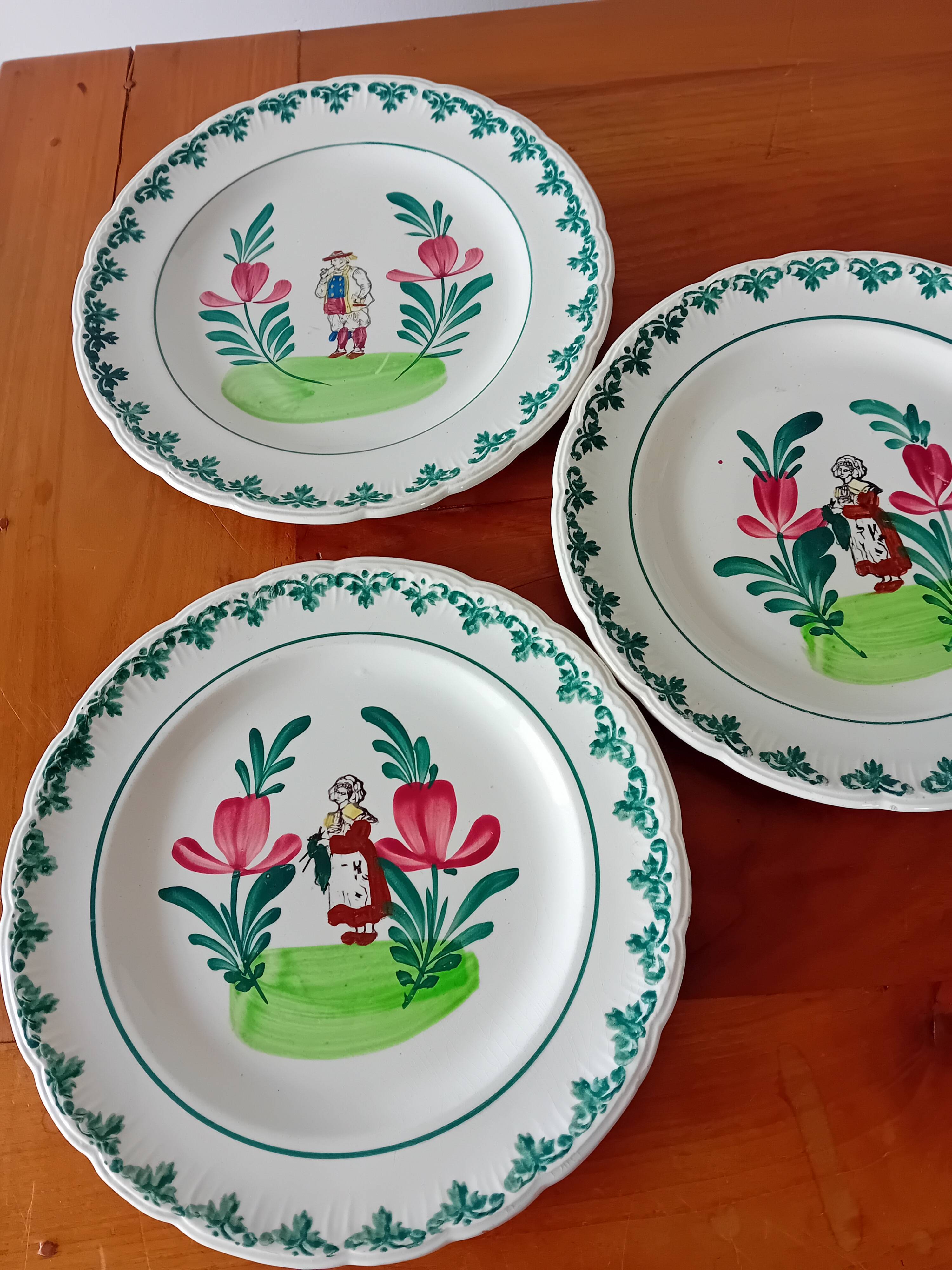Gien plates