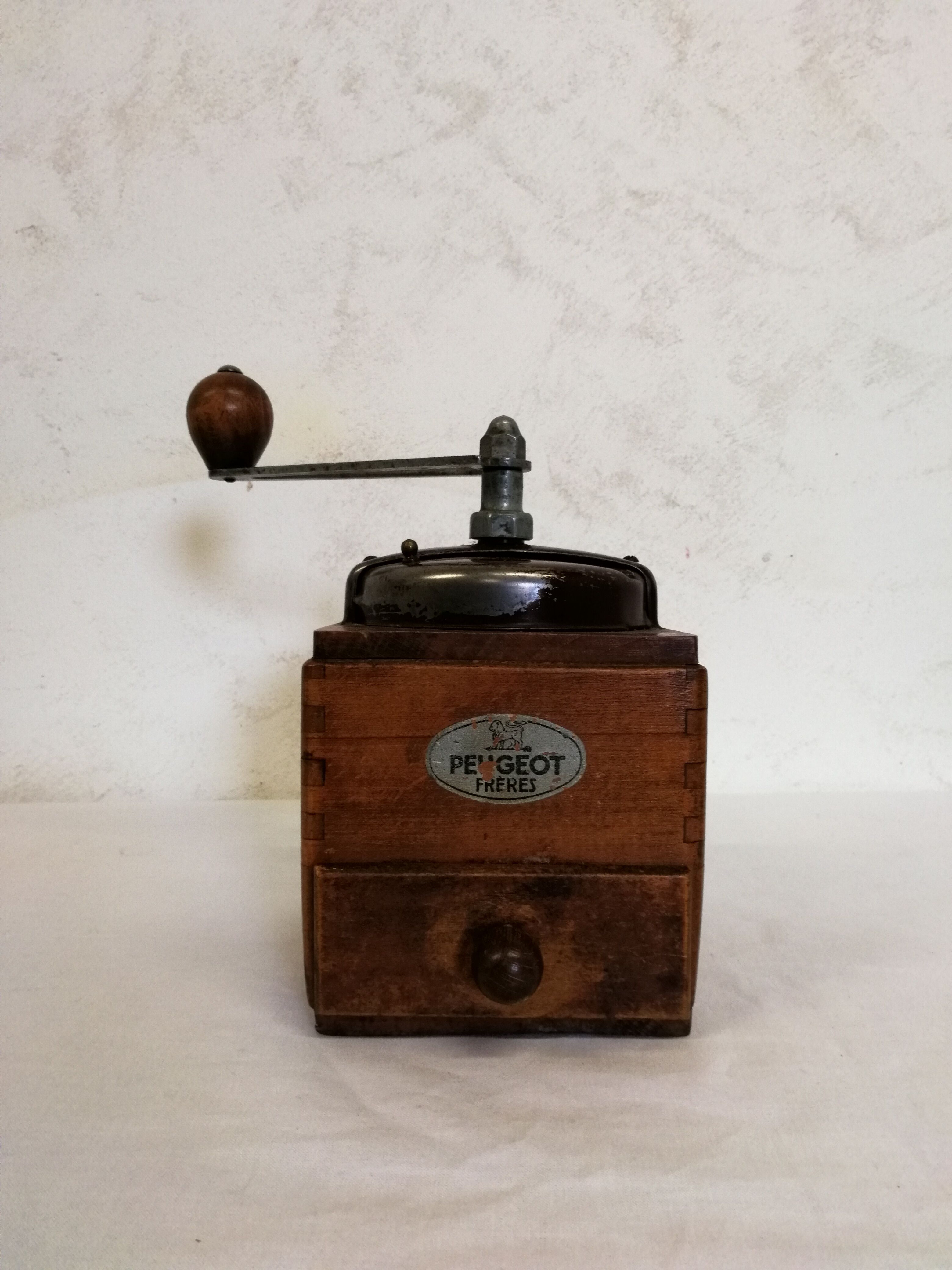 Former coffee mill peugeot frères