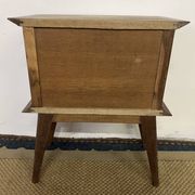 Table de chevet à croisillons, pieds compas vintage