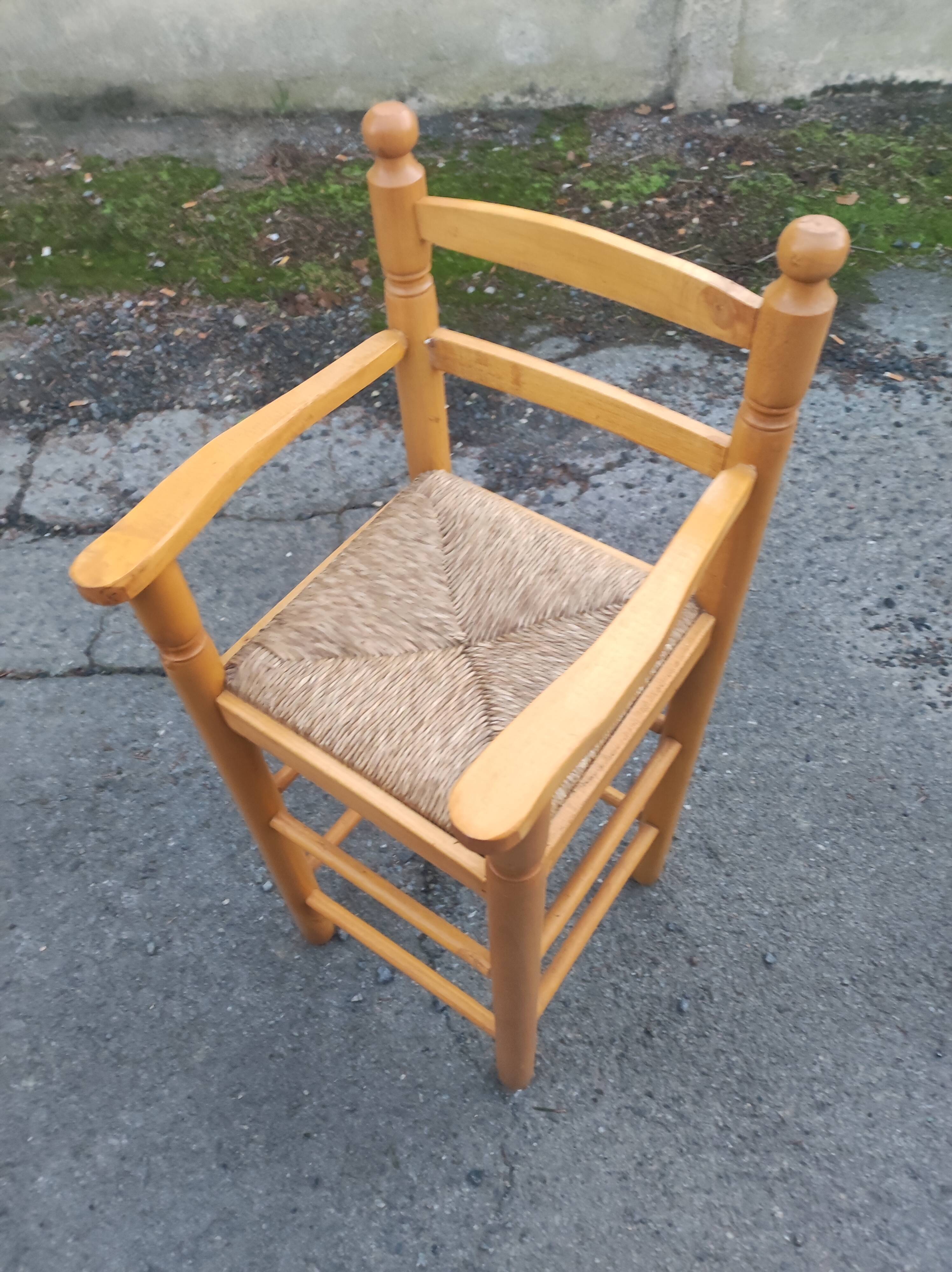 Chaise haute enfant paillée et bois vintage
