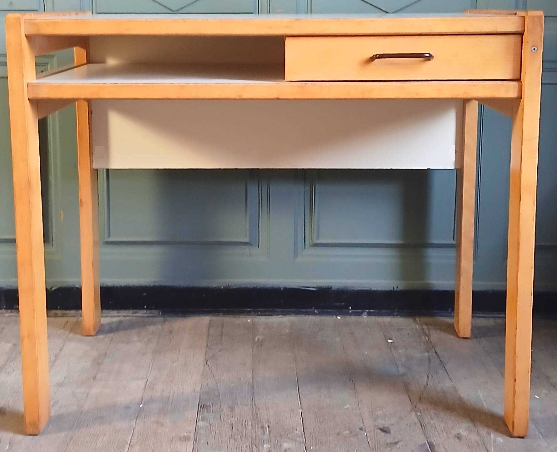 Desk A. Sornay (dlg) in solid beech & white laminate