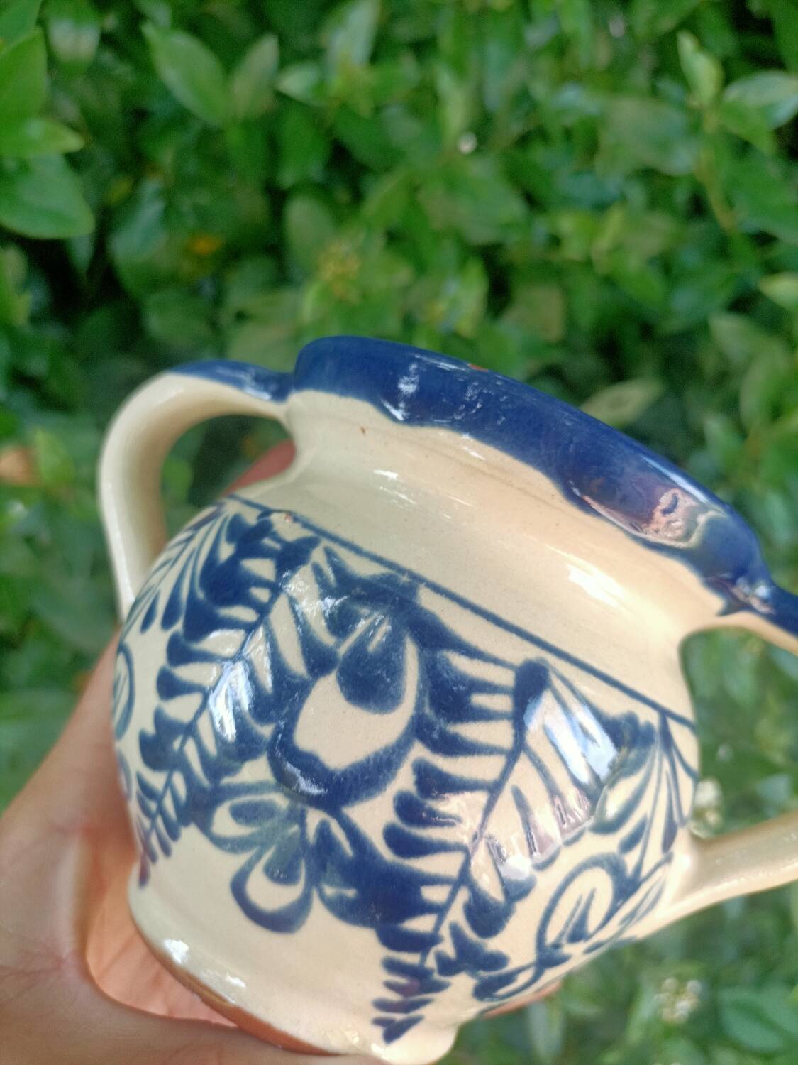 Small outdoor vase with handles