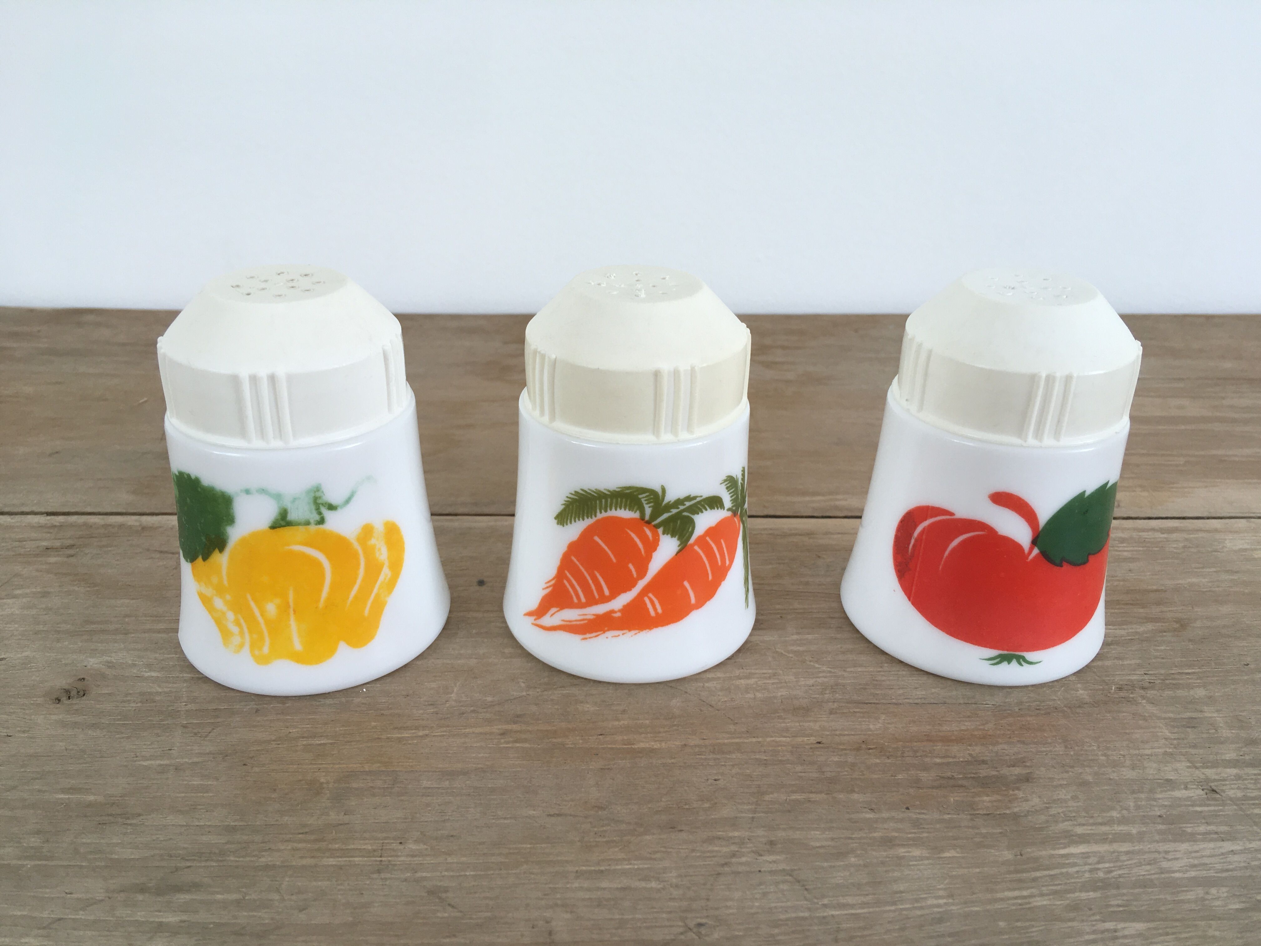 Trio de salières en opaline