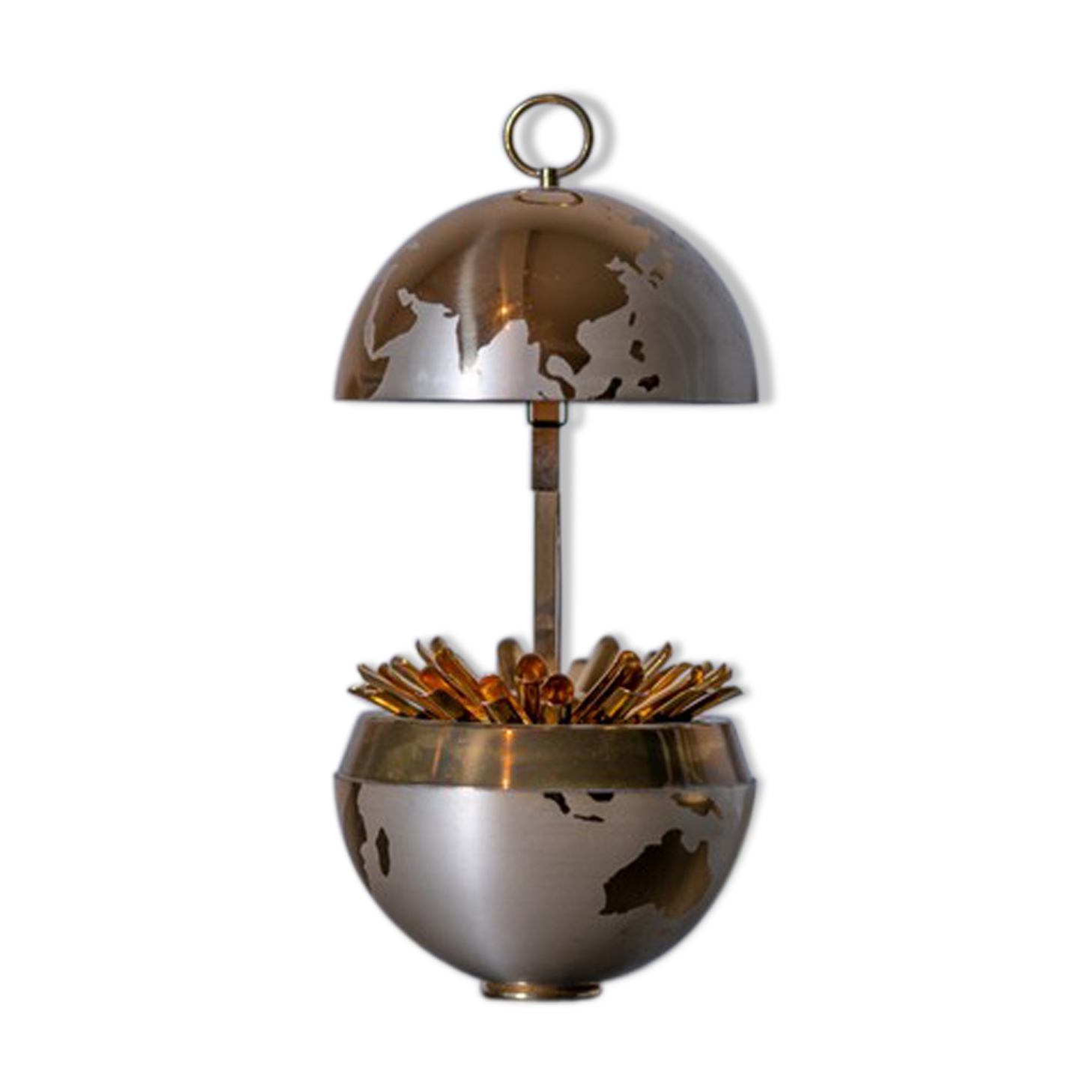 World map cigarette holder