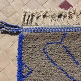 Tapis berbère taupe et bleu majorelle 200x308cm