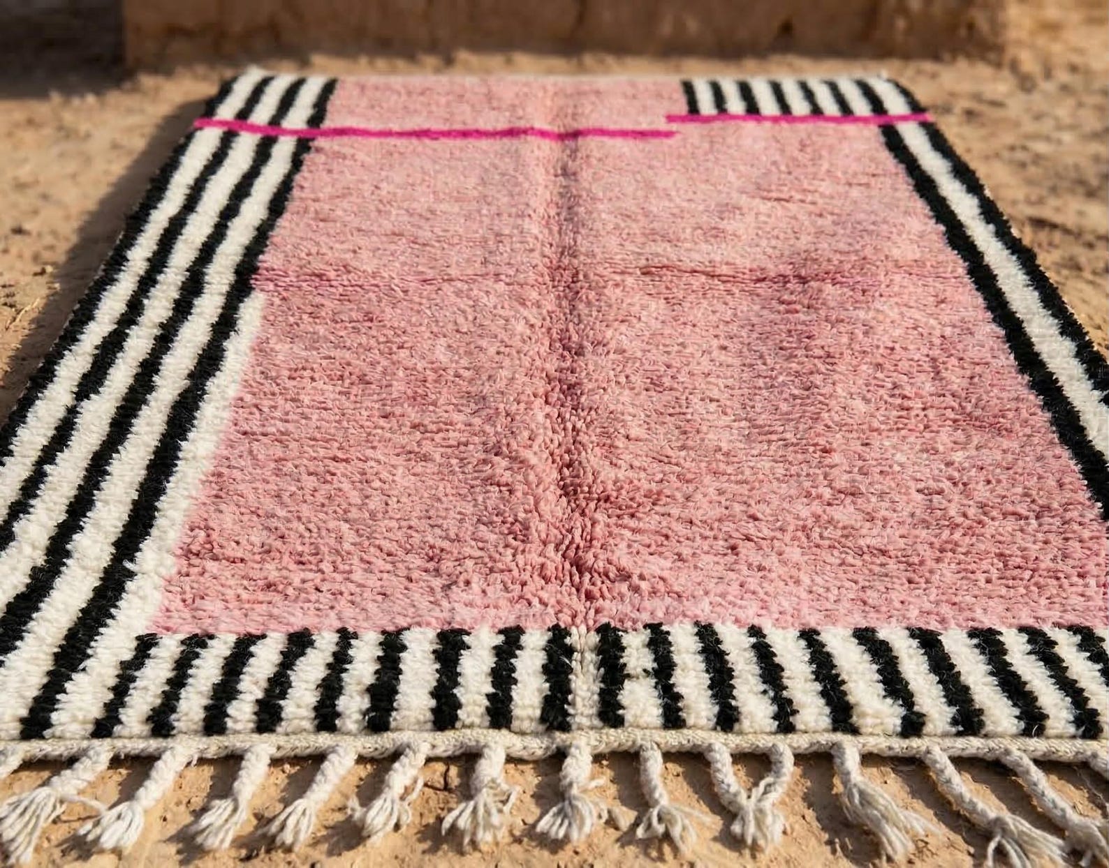 Magnificent handmade pink Berber rug 150/250cm
