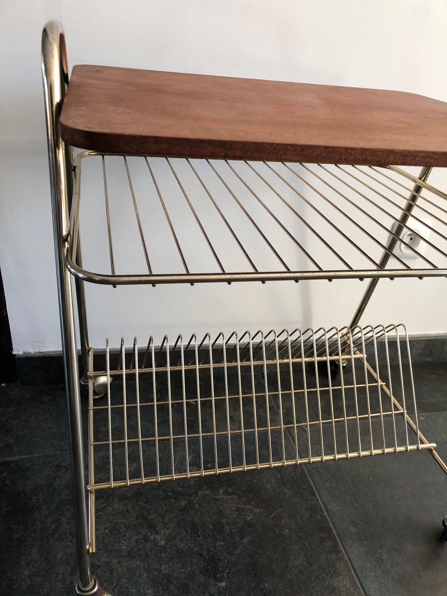 Roller tray for vinyl