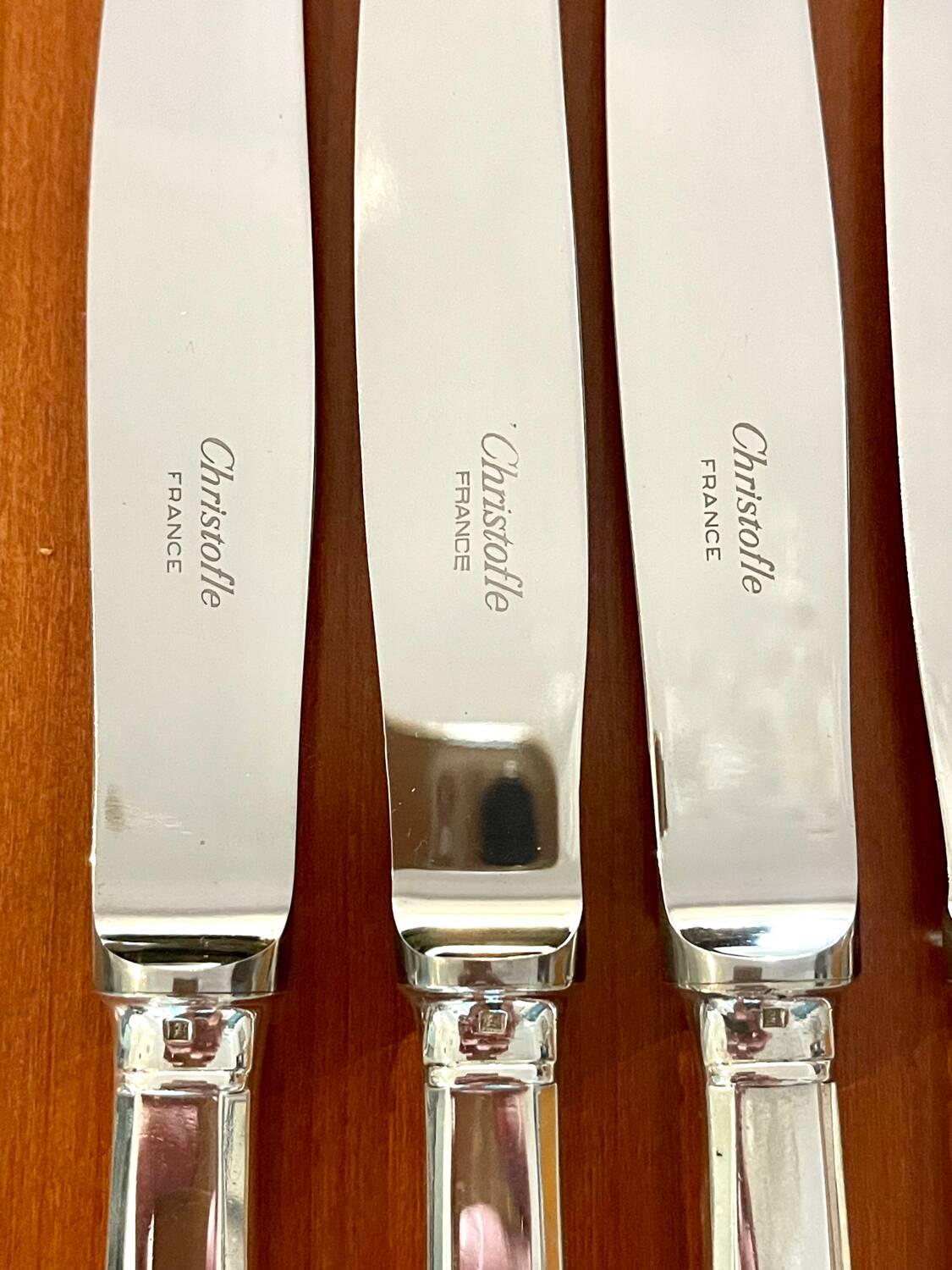 Christofle Cluny cutlery set for 6 people, 30 pieces, in new condition.