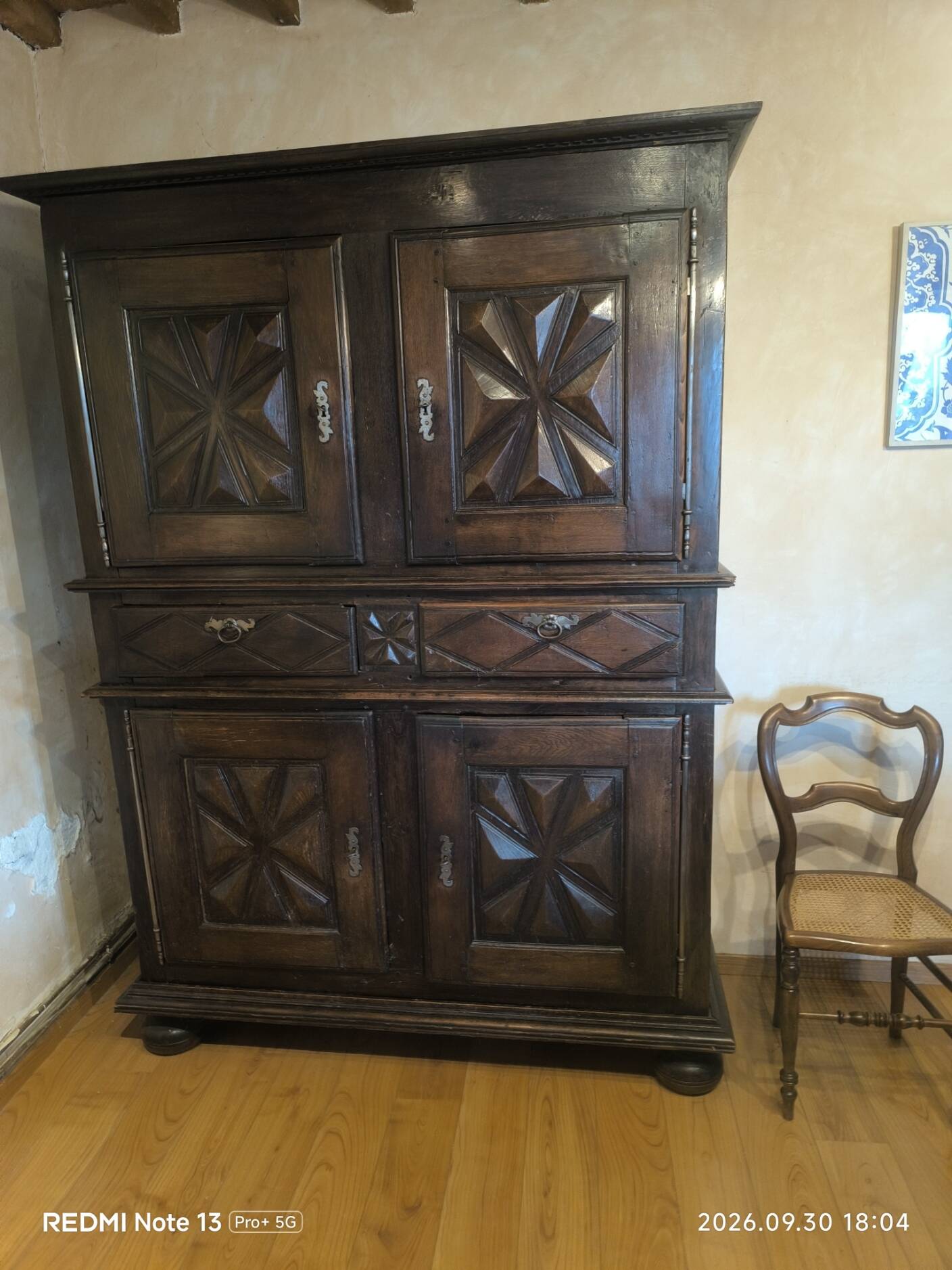 Louis xiii armoire - 17th century decoration with diamond point motif