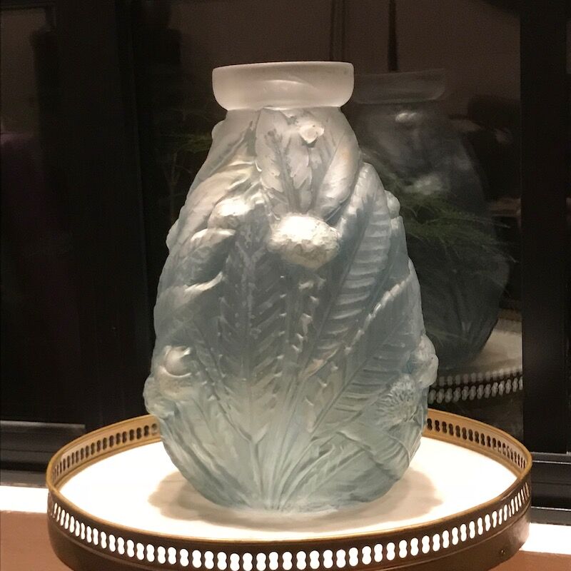 Etaleune art deco vase
