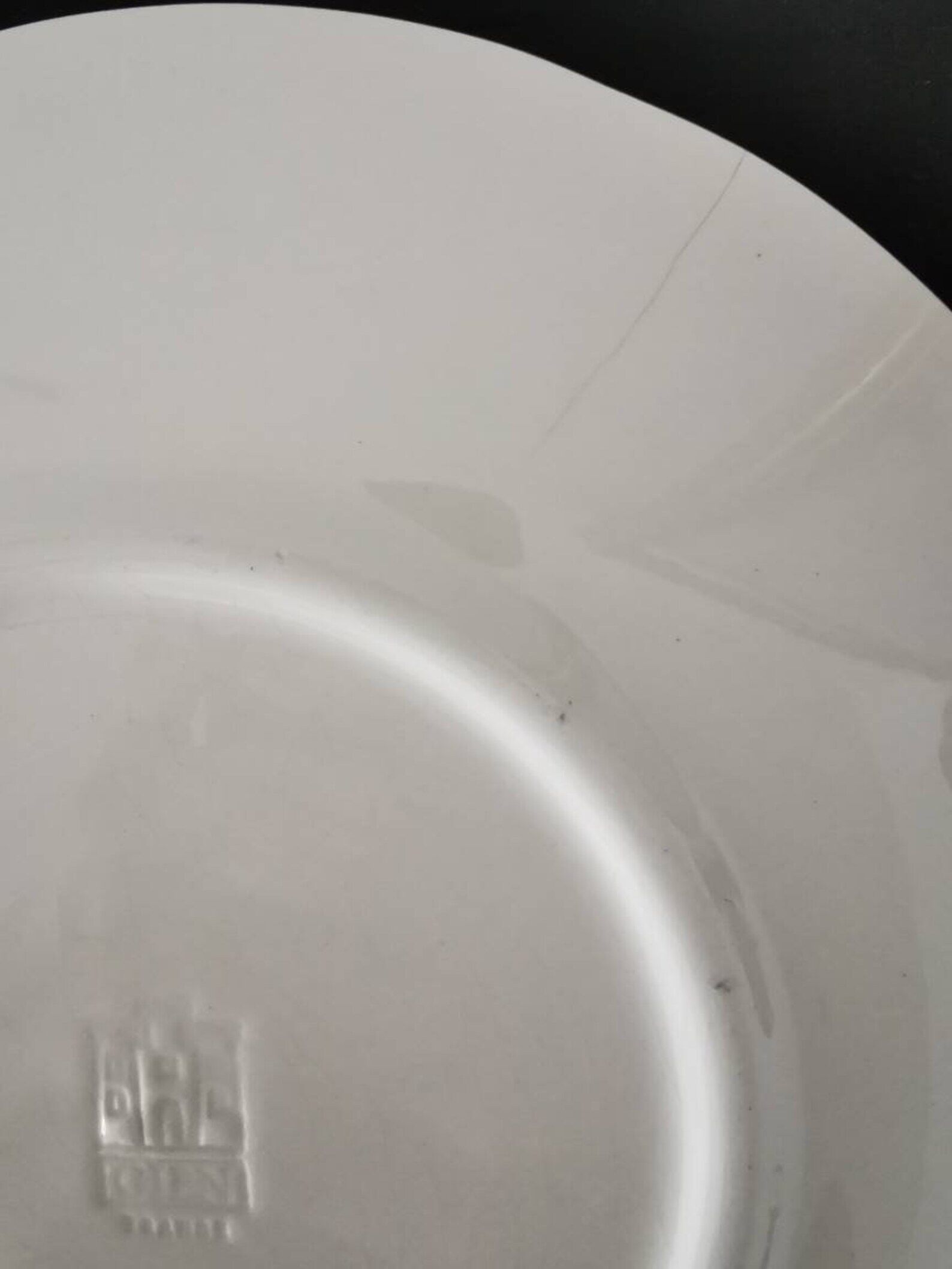 Decorative plate from Gien maison chasse