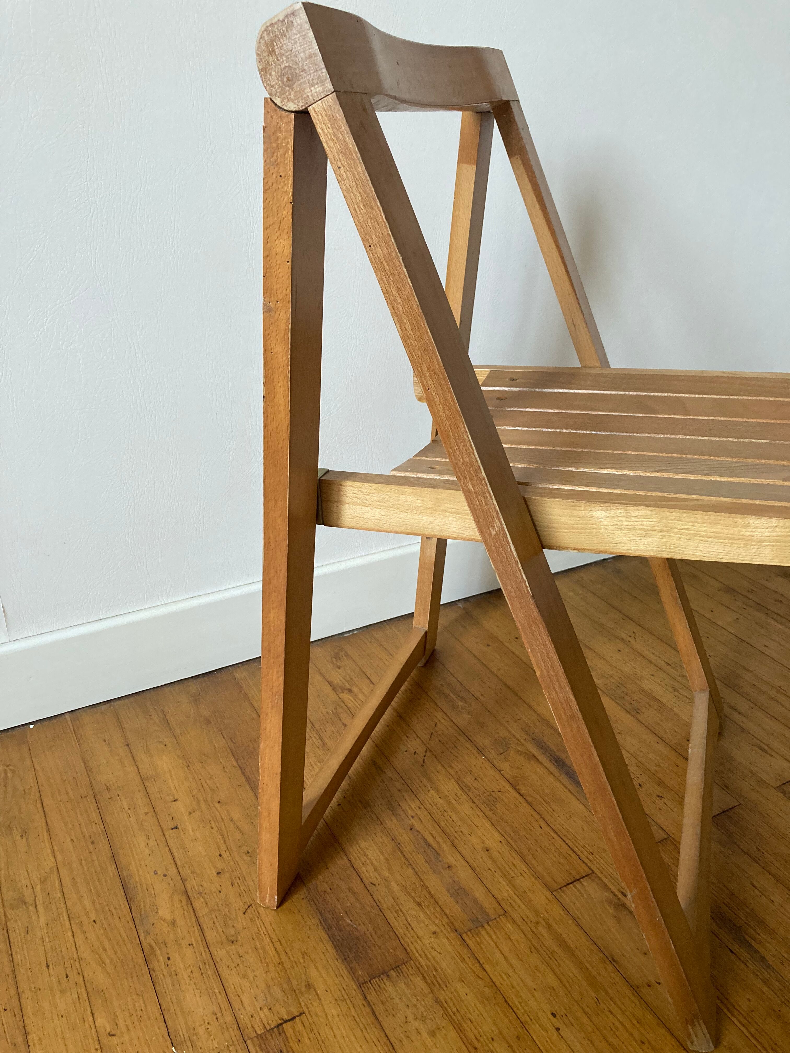 Vinatge folding chair