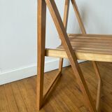 Vinatge folding chair