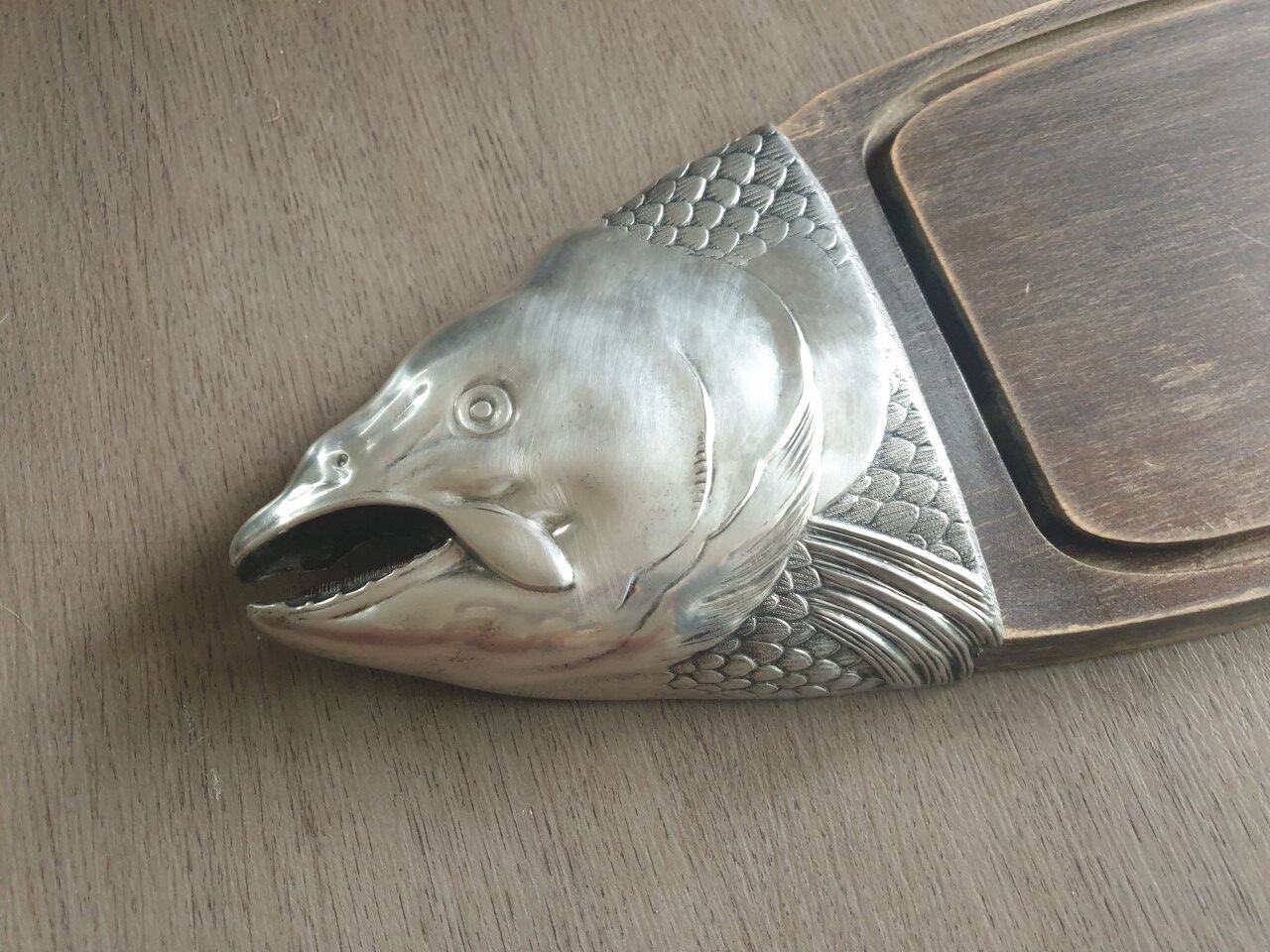 Wood/Silver Metal cutting board