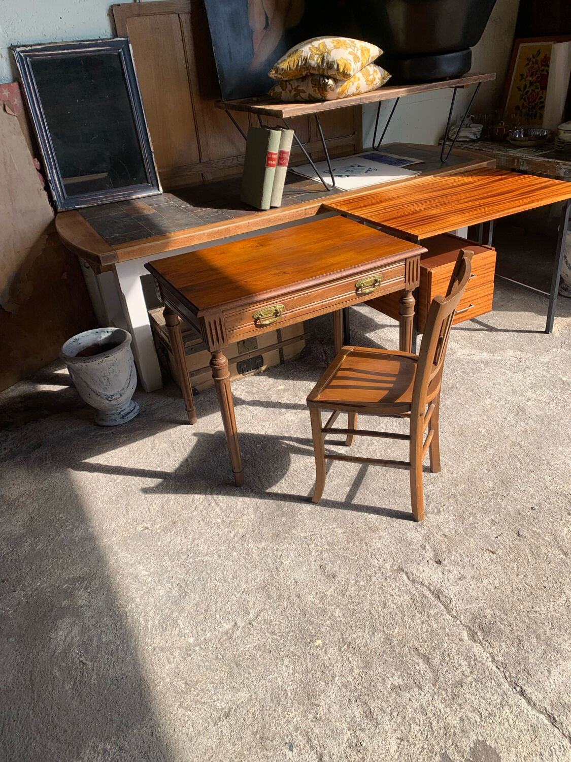Bureau parisien de style Louis XVI