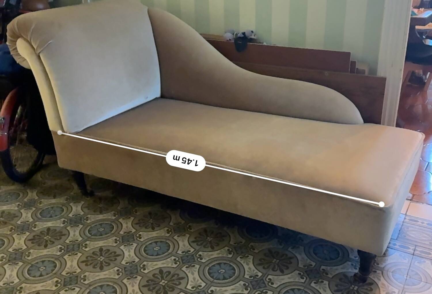 Velvet daybed