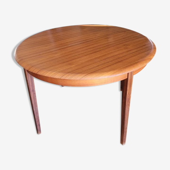 Round table 4 to 6 people in teak-plated wood from the 70s