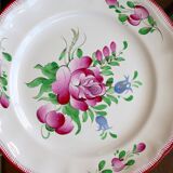 Three small hand-painted Saint-Clément dinner plates.