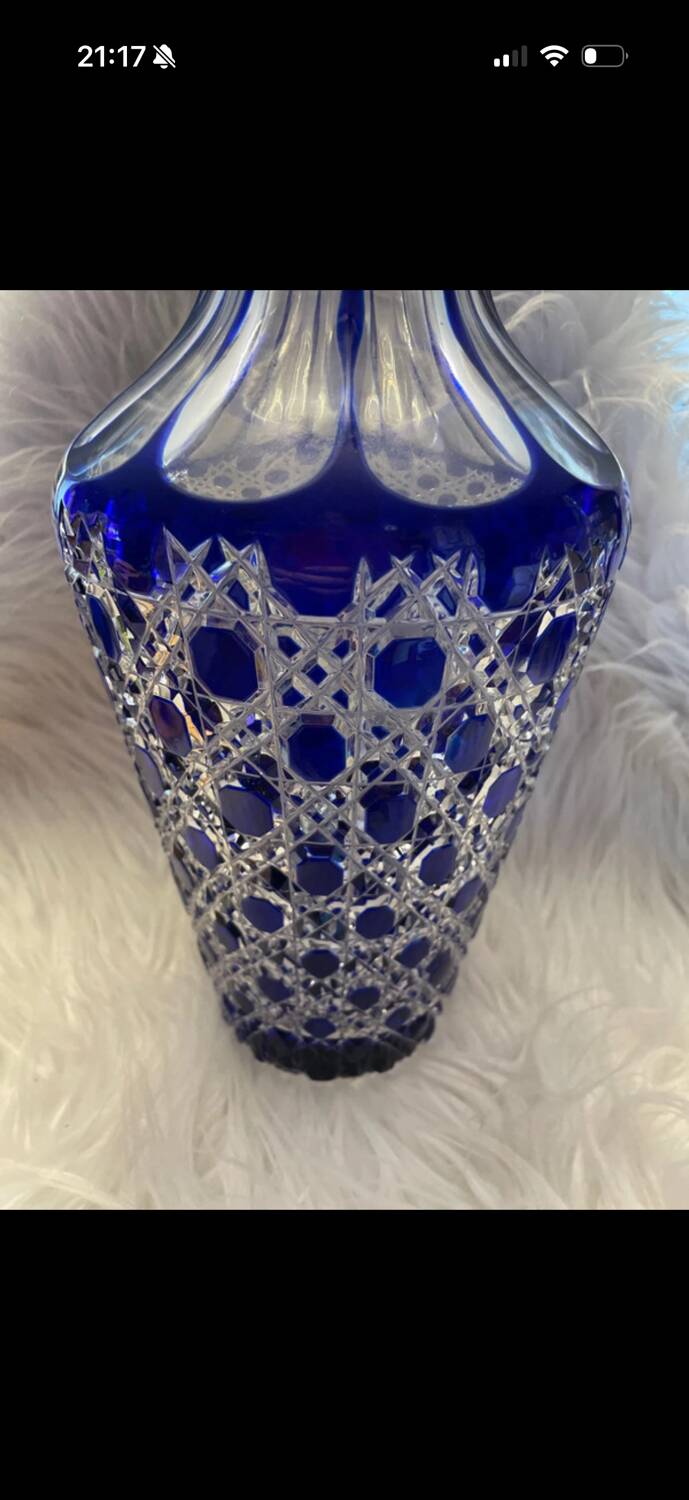 Benito crystal vase