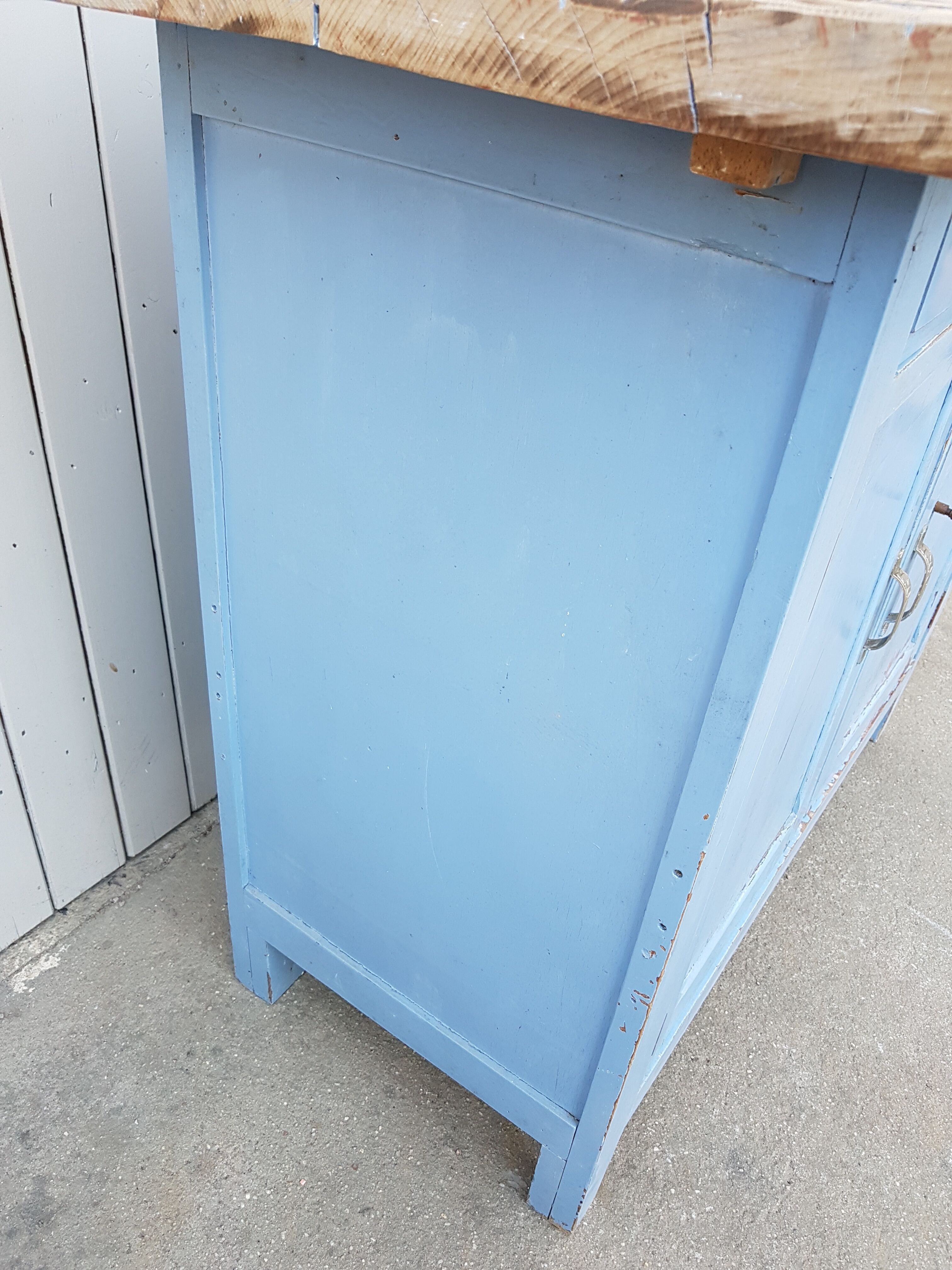 Former blue parisian buffet