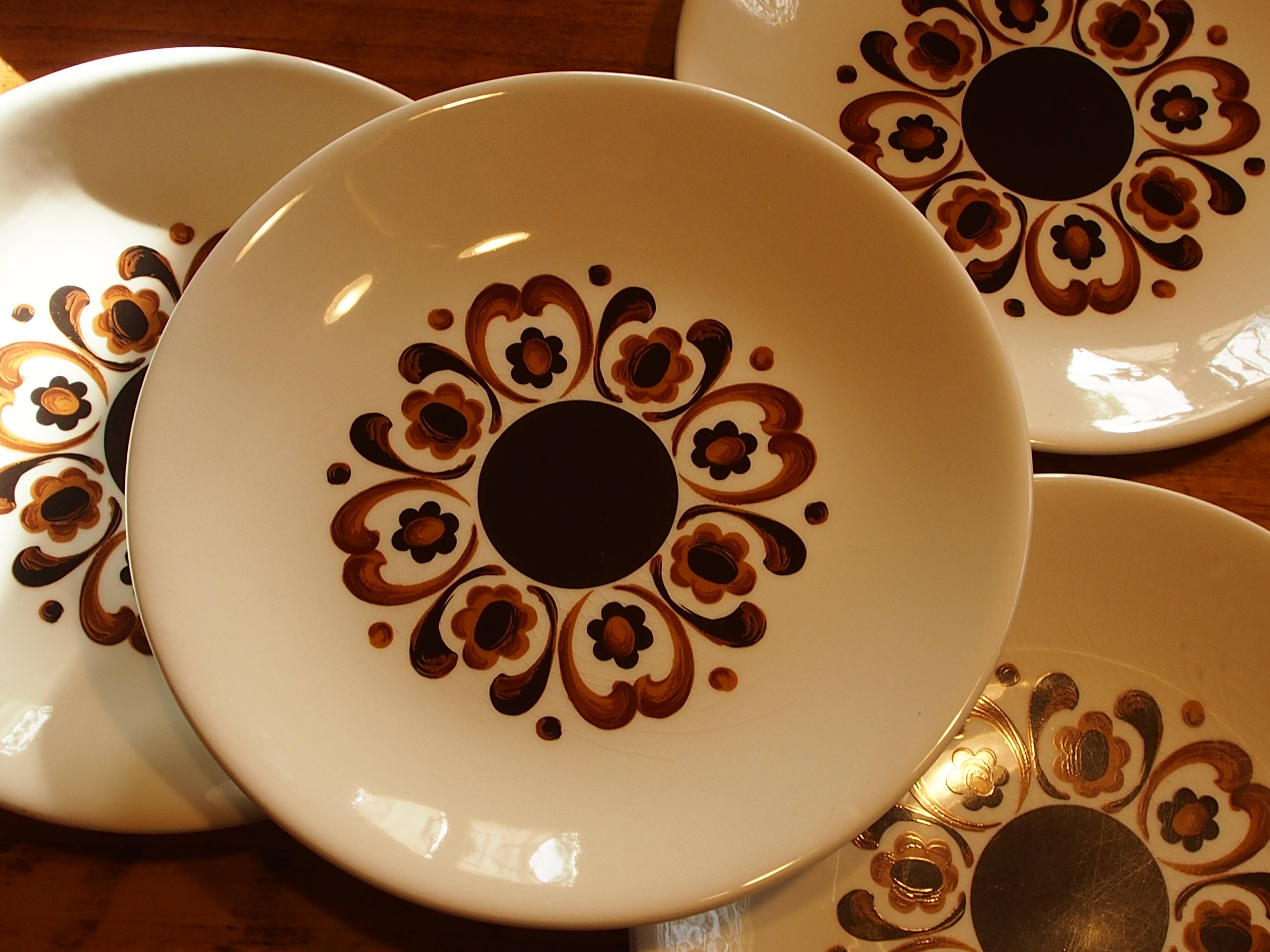 Lot of 10 vintage flat plates from the GIEN factory