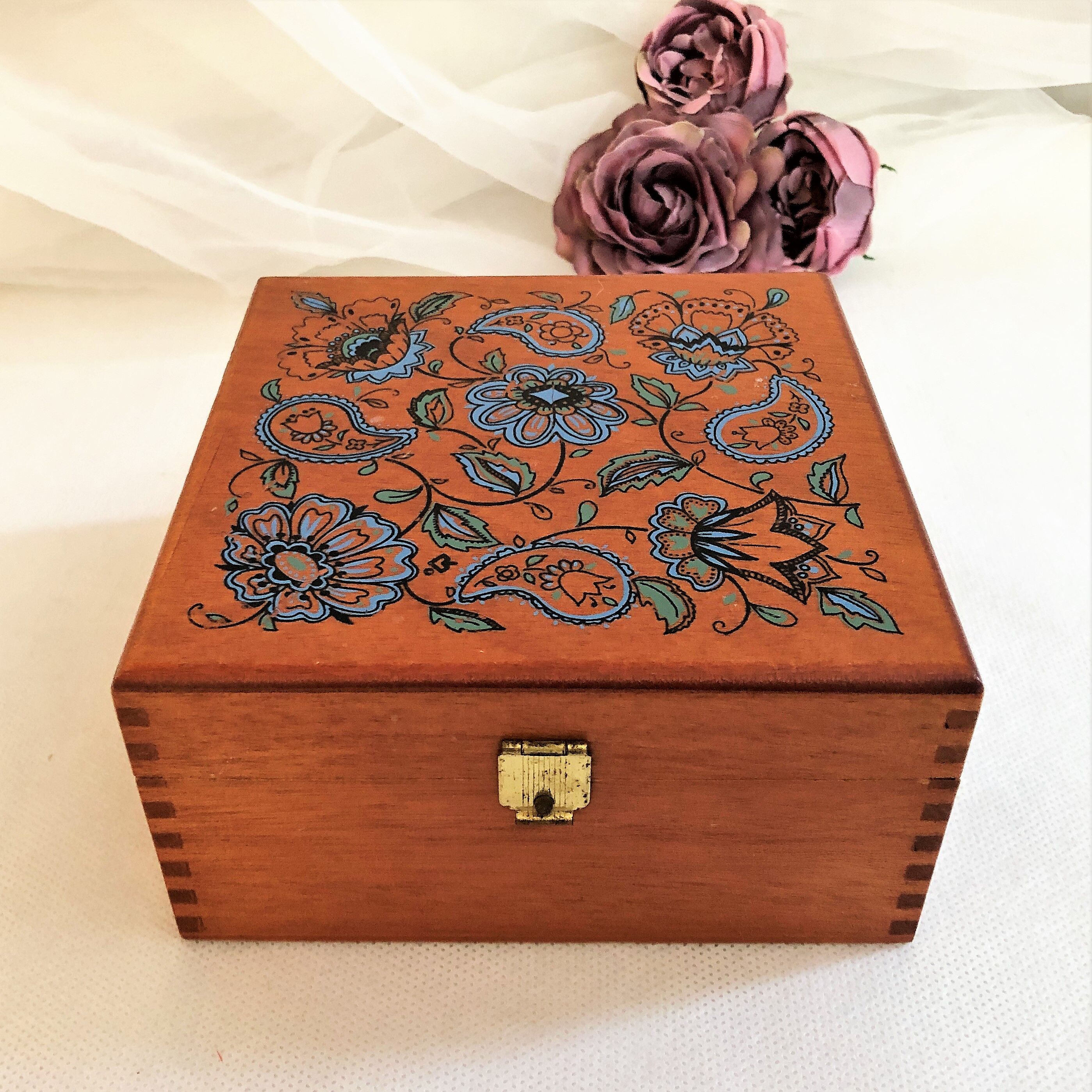 Wooden box