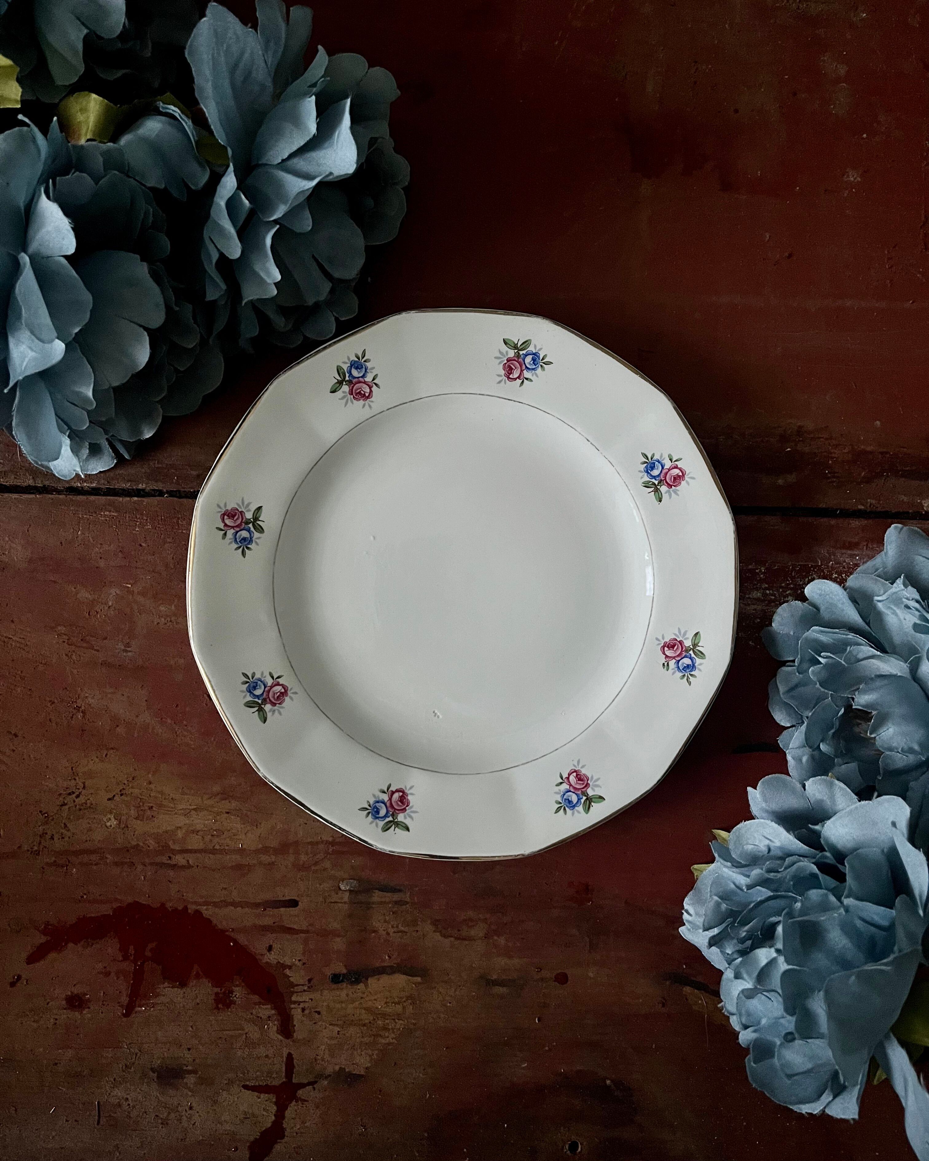 Plates and dish in genuine opaque Digoin Sarreguemines.