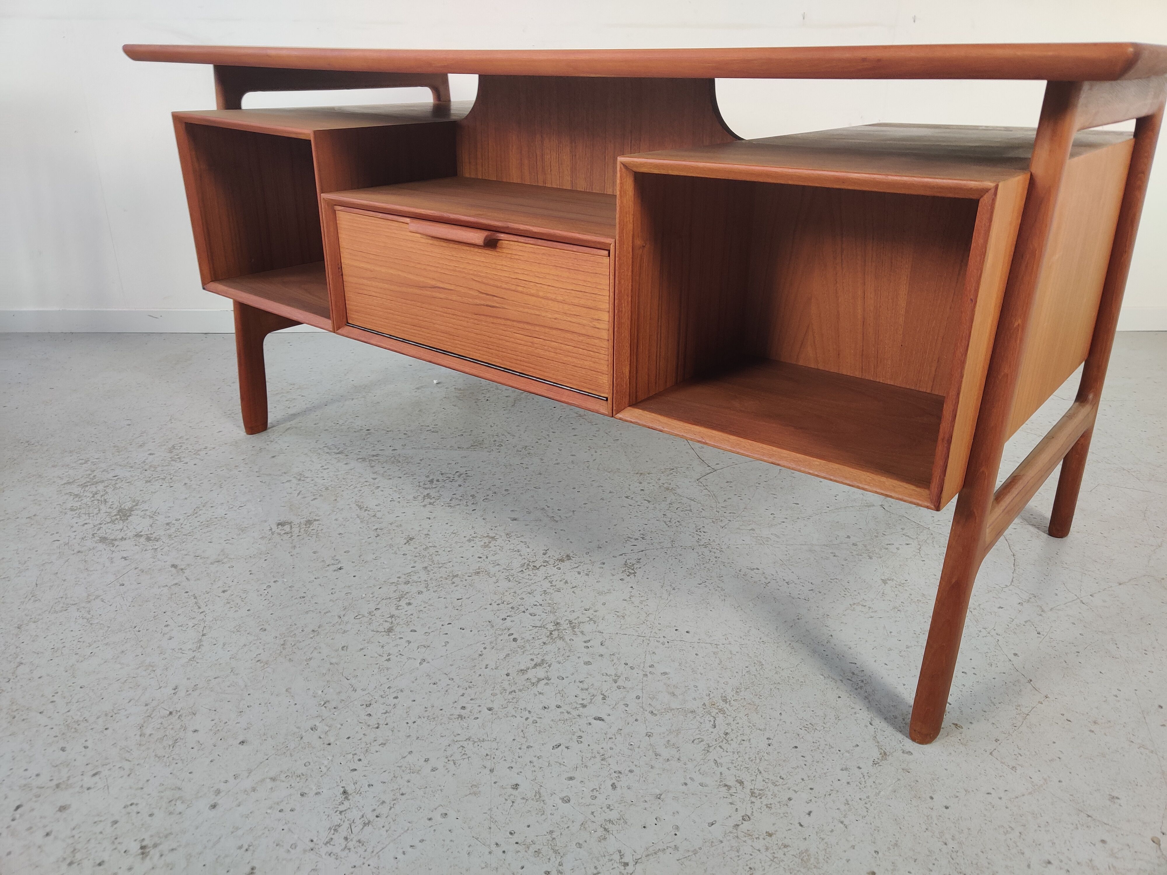 Teak desk by Gunni Omann "model 75" for Omann Jun, Dänemark 1960s