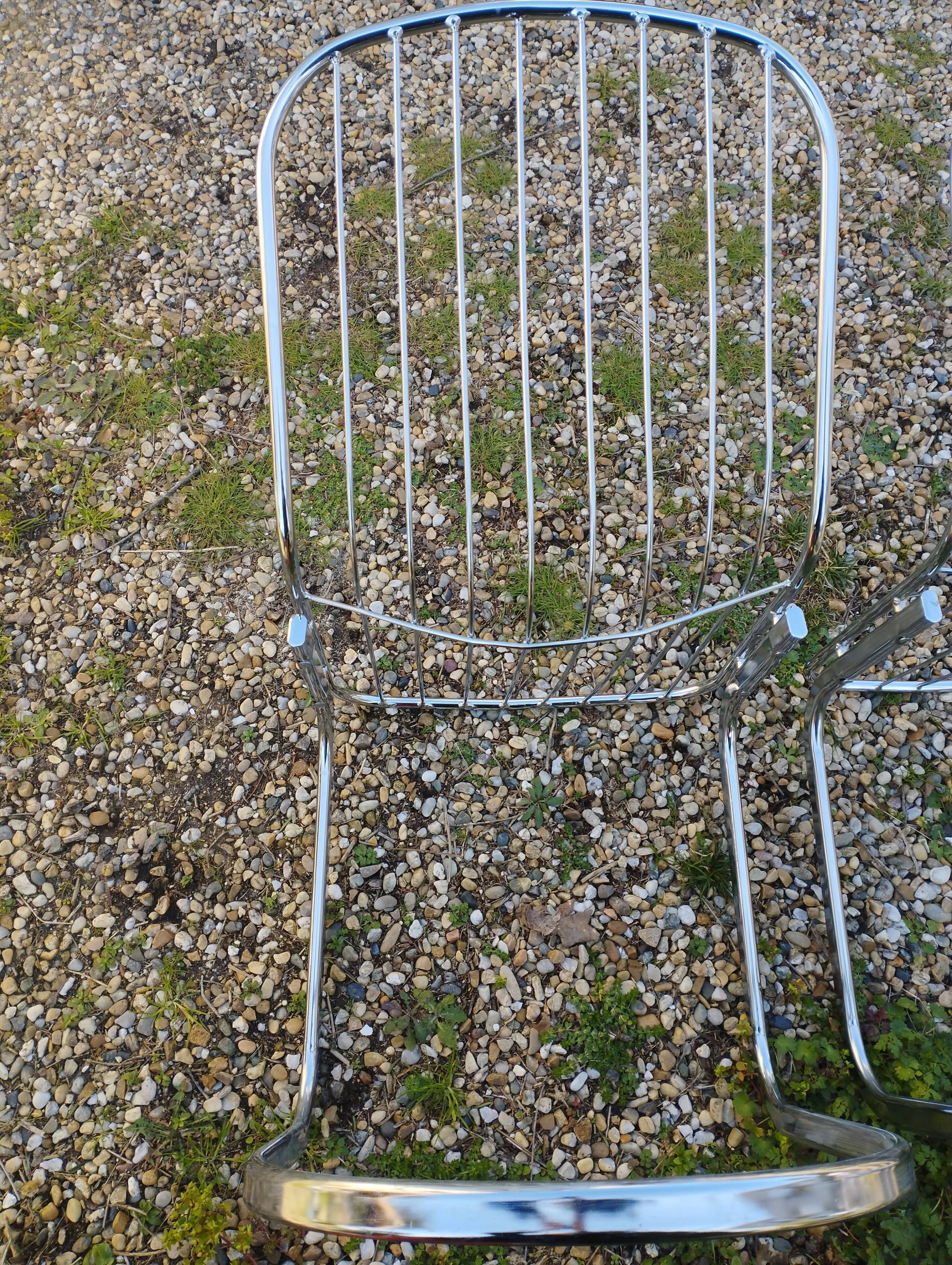 Chaises 1970