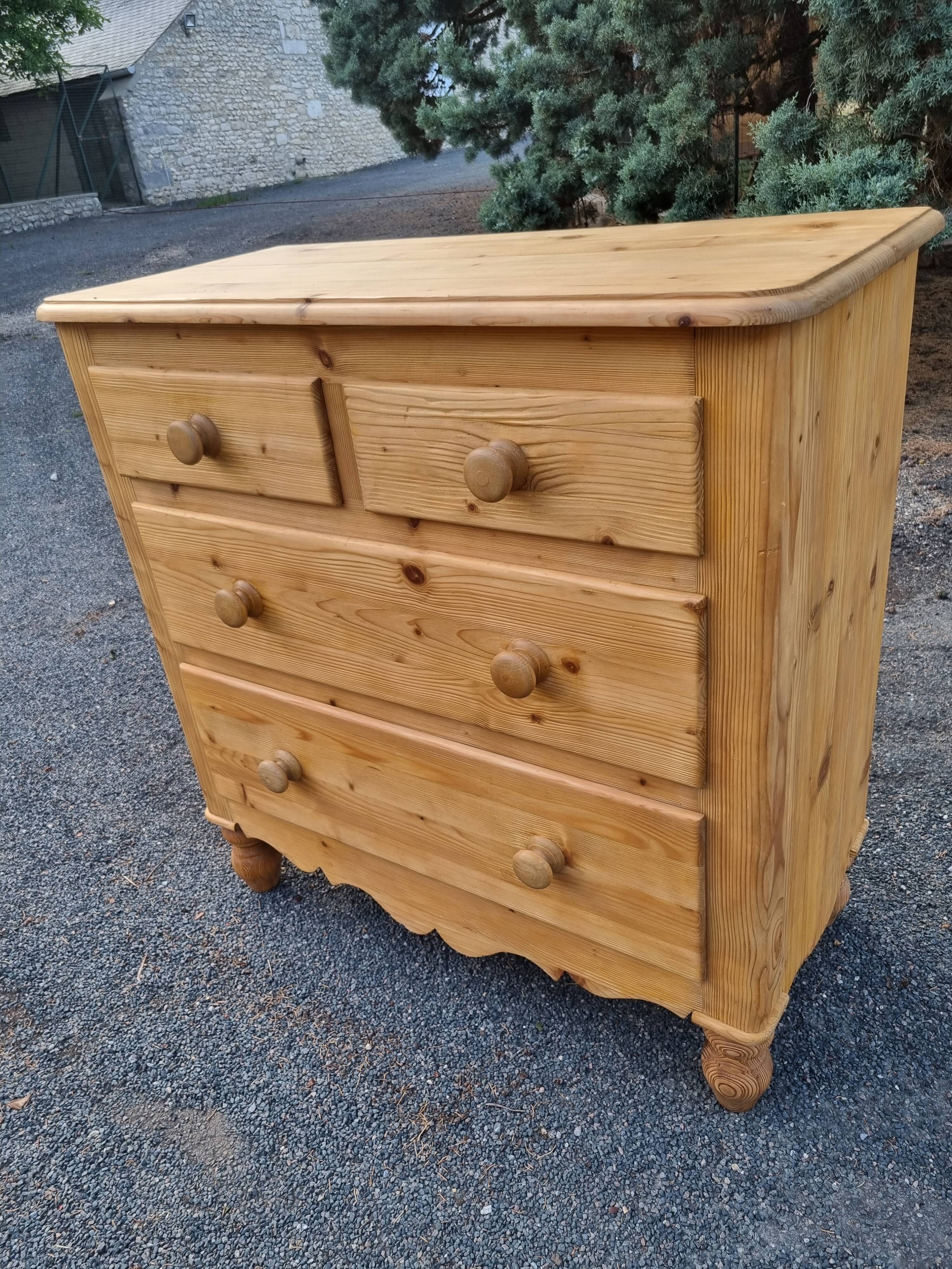Restored english chest of drawers