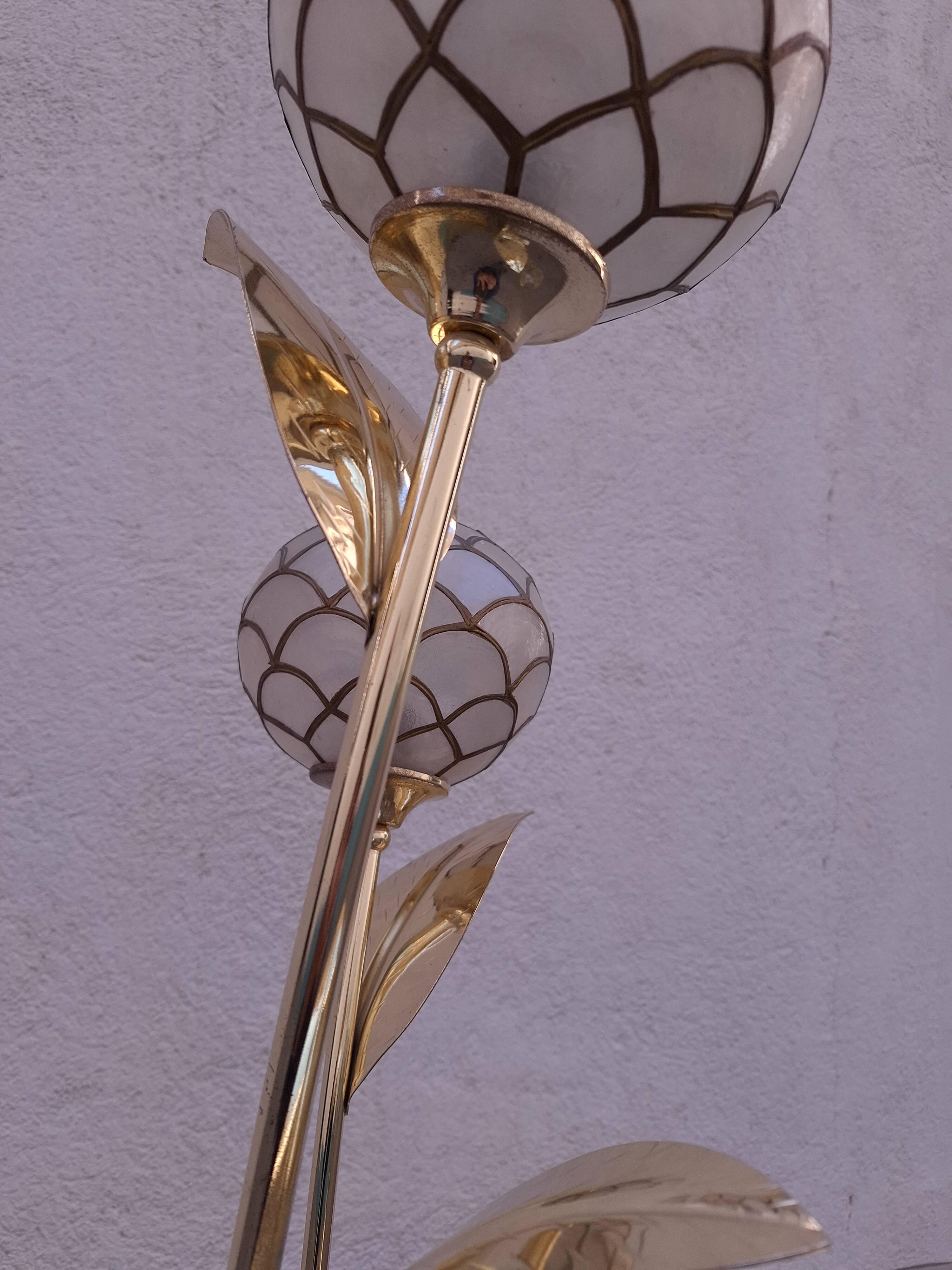 Floral floor lamp in pearlescent Capiz, 1970s.