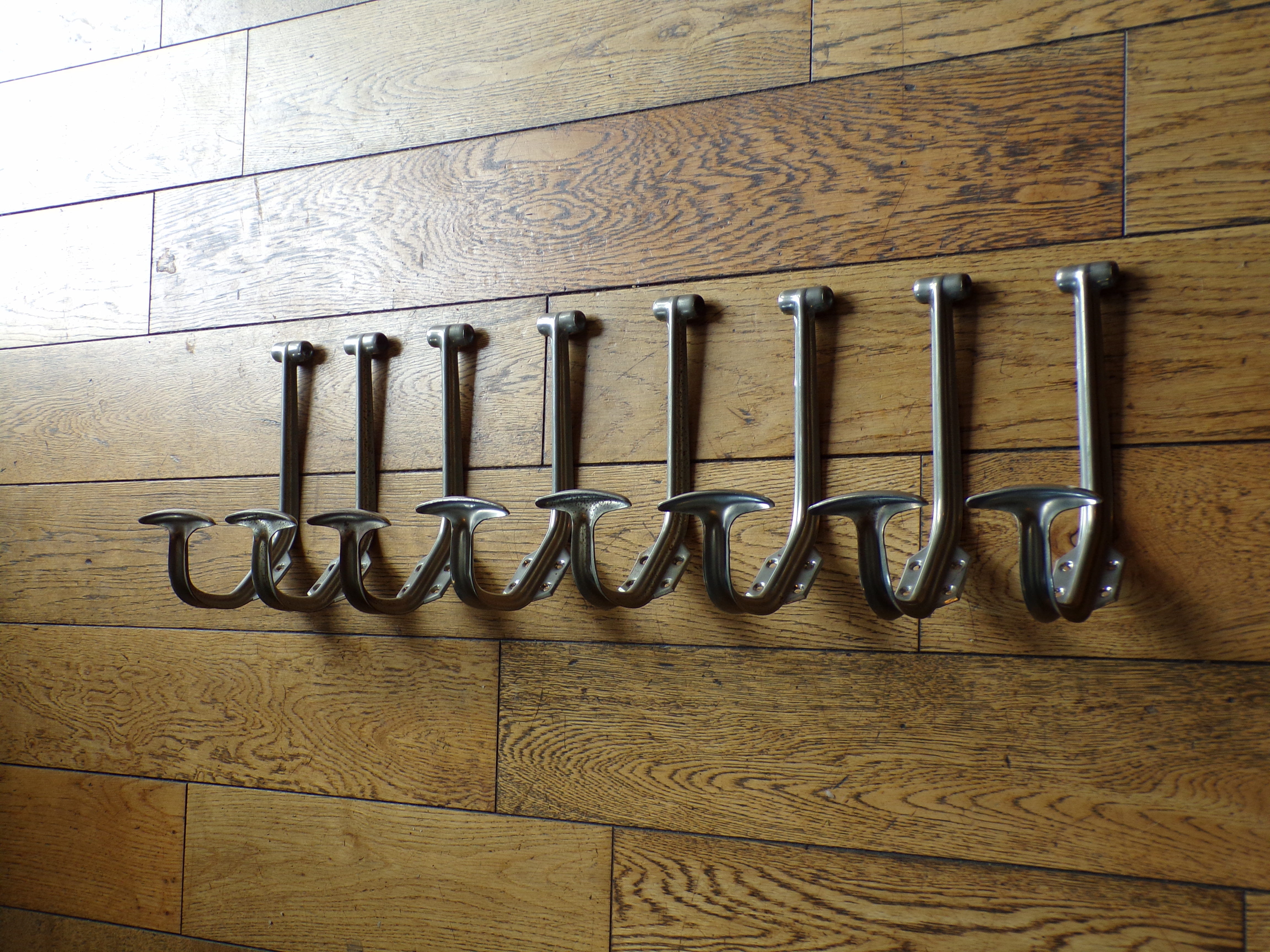 Set 8 vintage school hooks