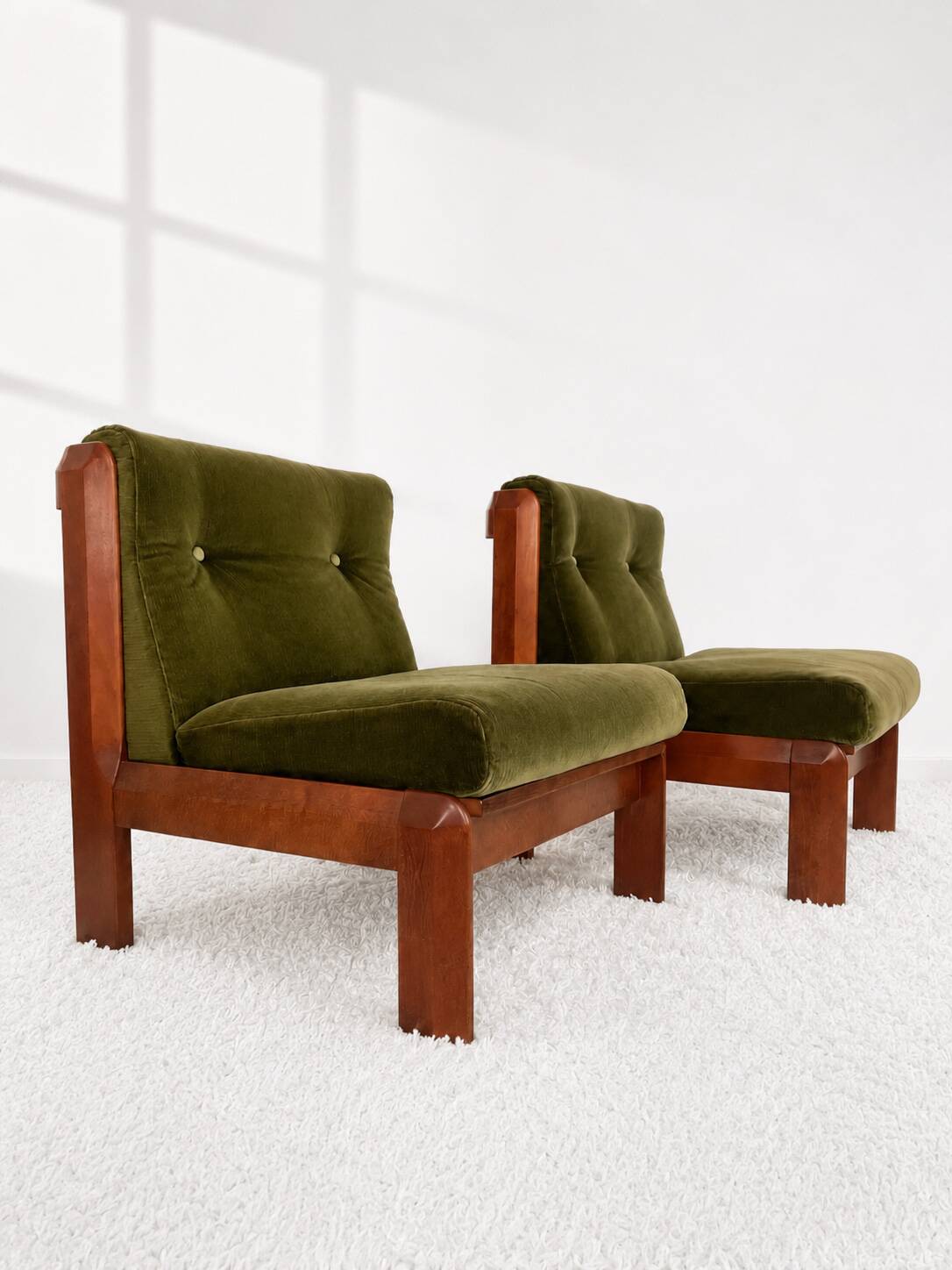 Guilleumas armchair. Upholstered in olive green velvet. Spain 70s